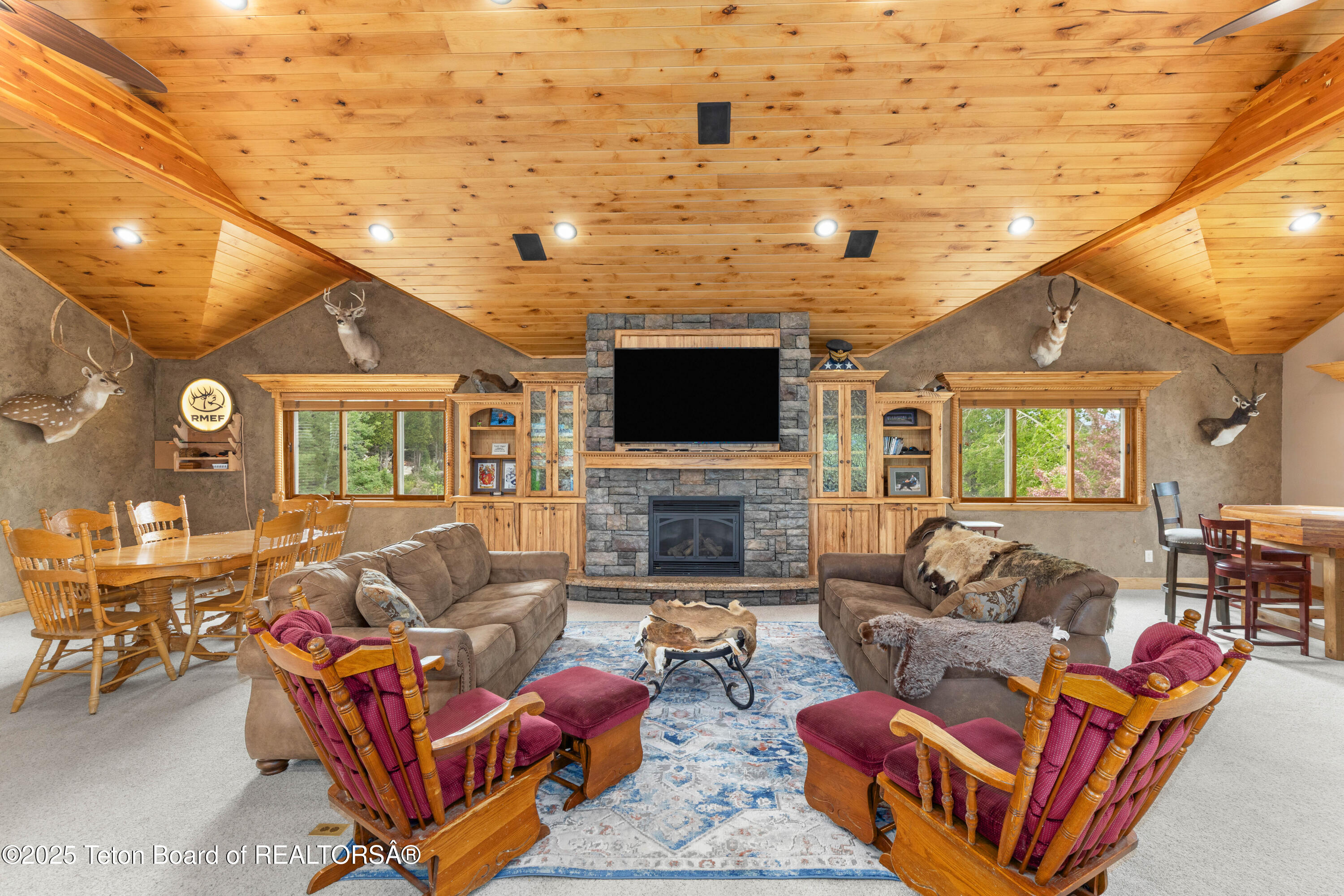 1255 LOST CREEK Road