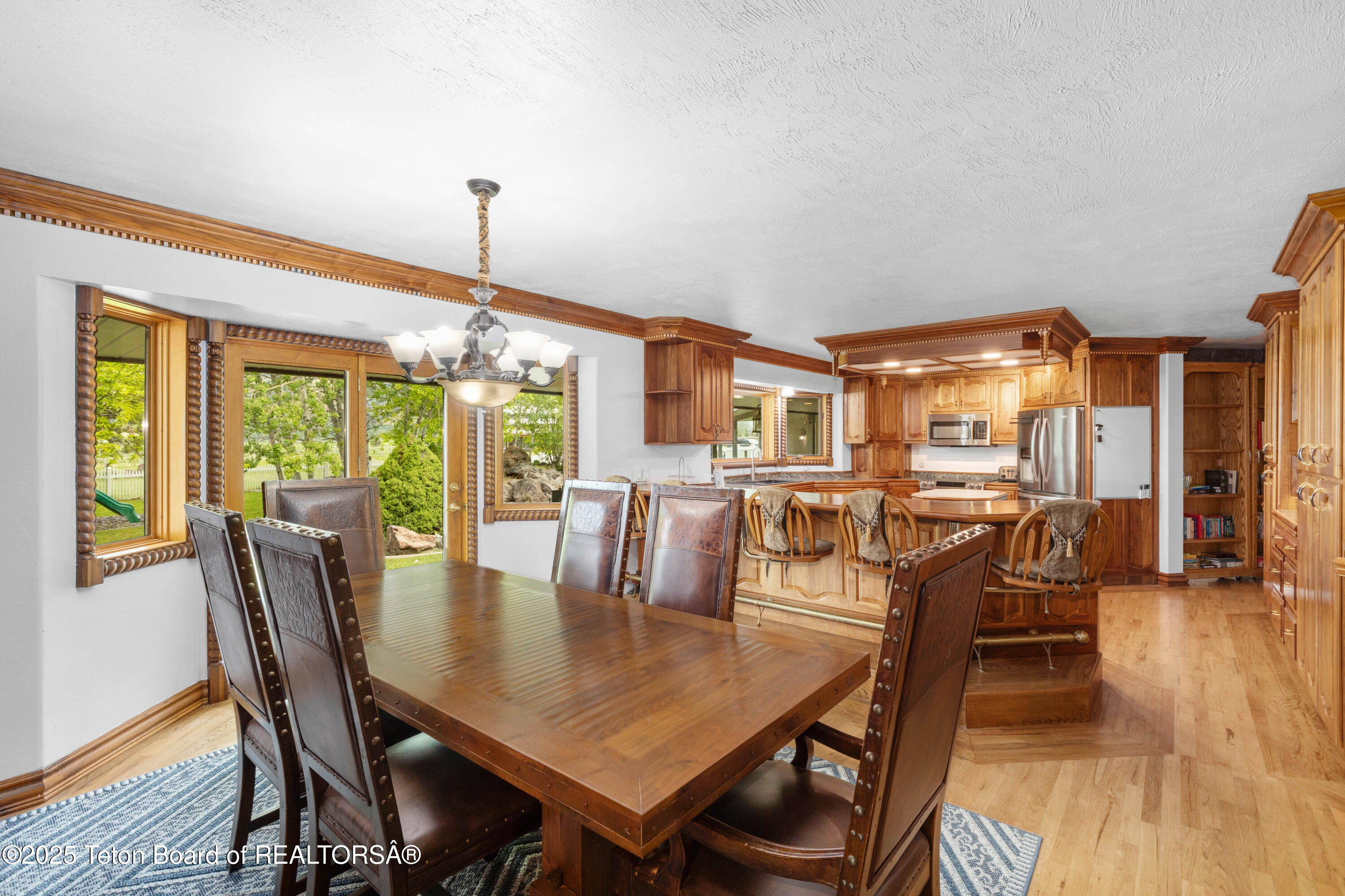 1255 LOST CREEK Road