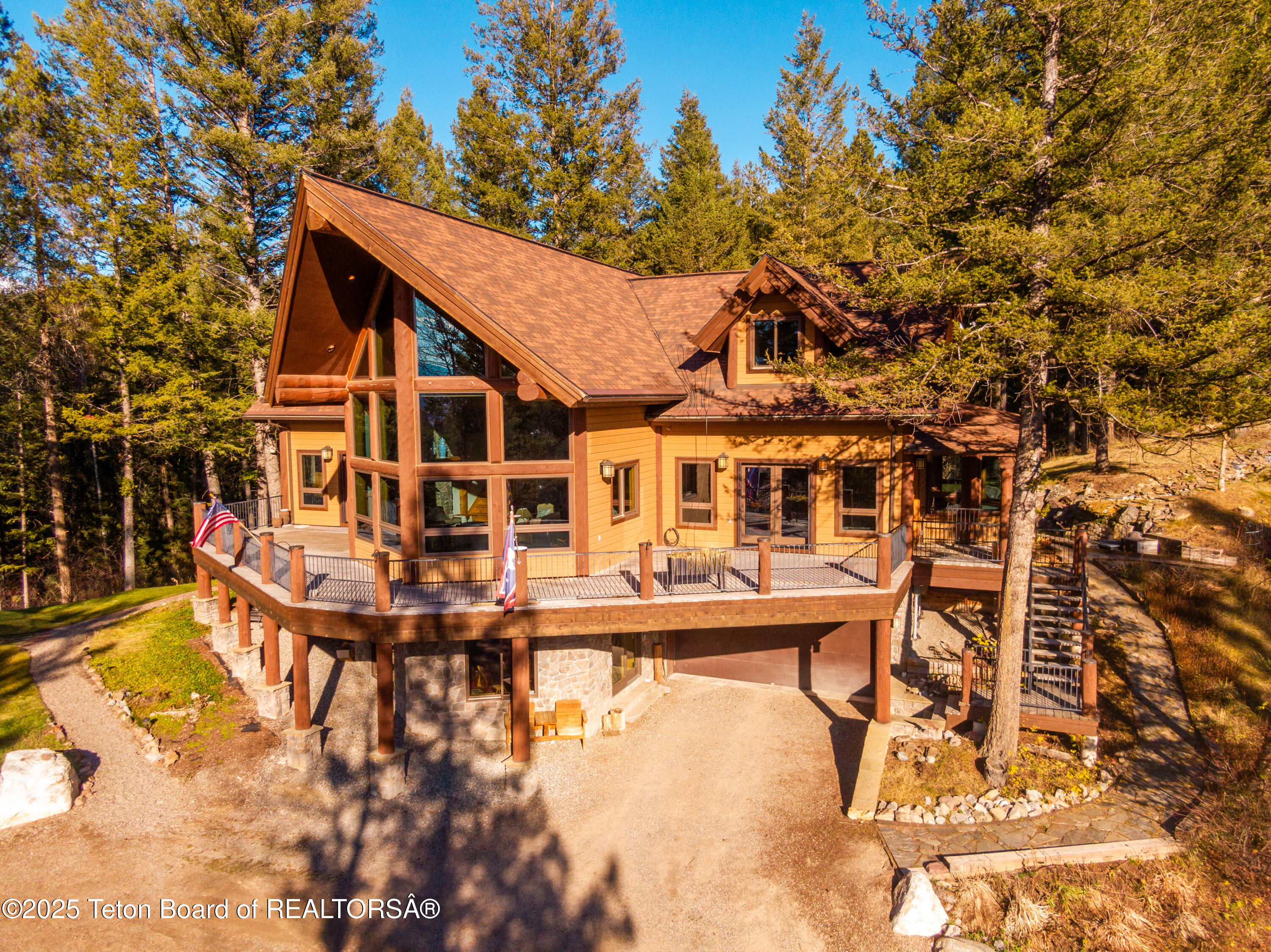 1558 TRAIL RIDGE Road