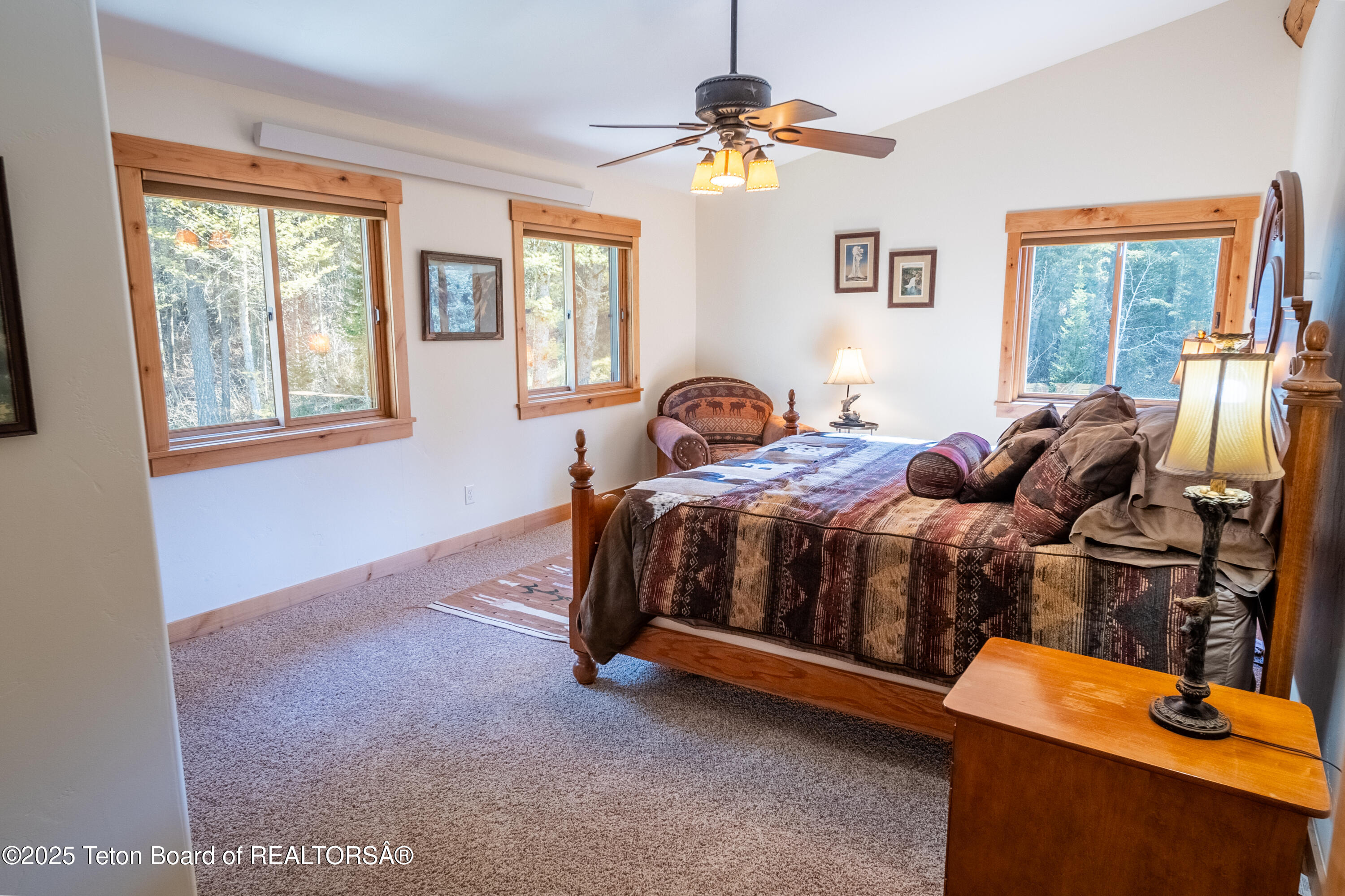 1558 TRAIL RIDGE Road