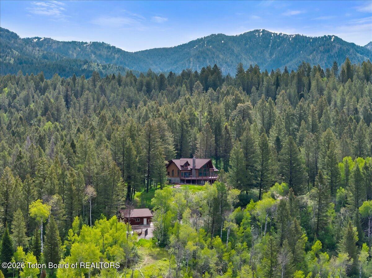 1558 TRAIL RIDGE Road