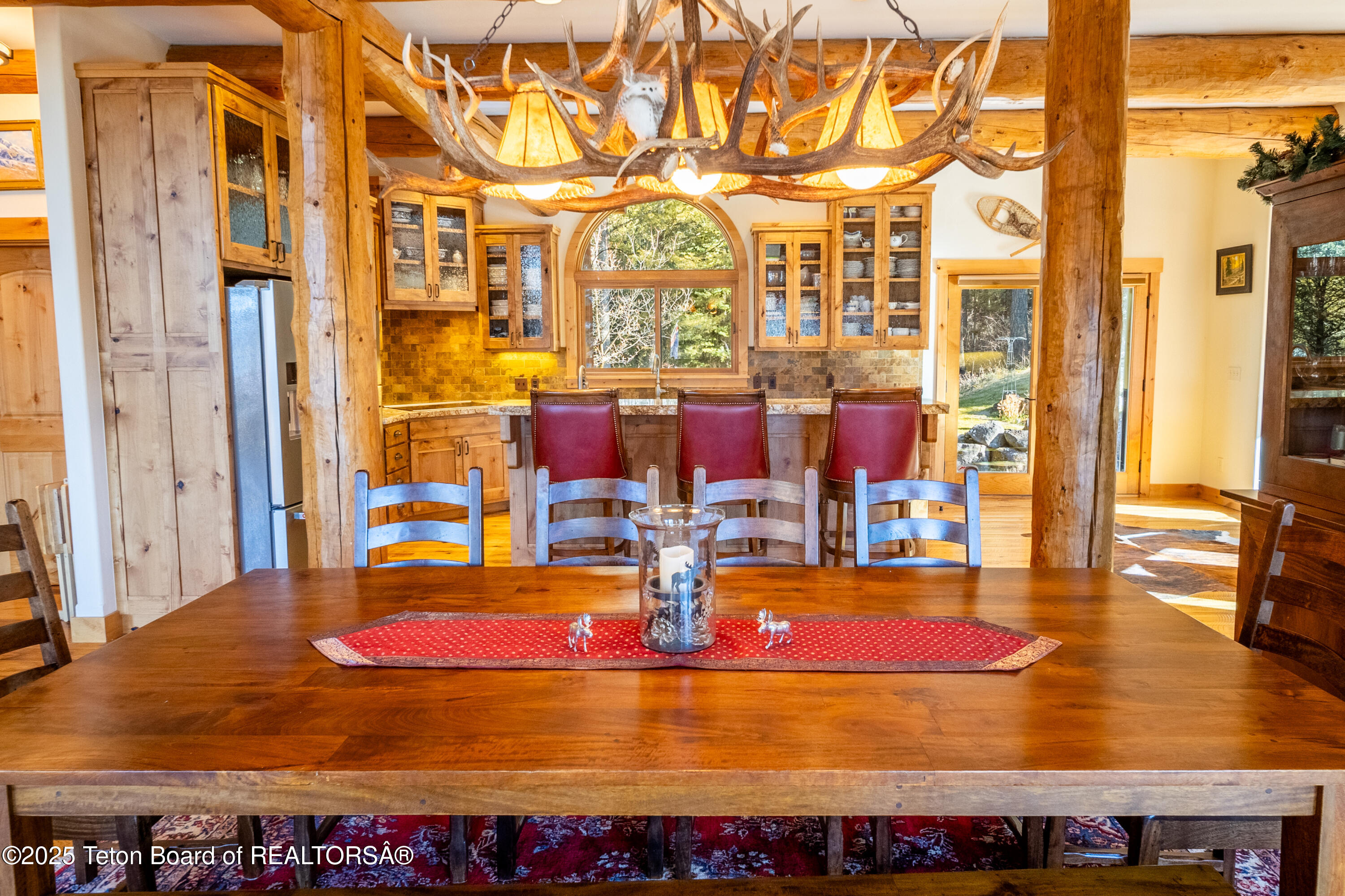 1558 TRAIL RIDGE Road
