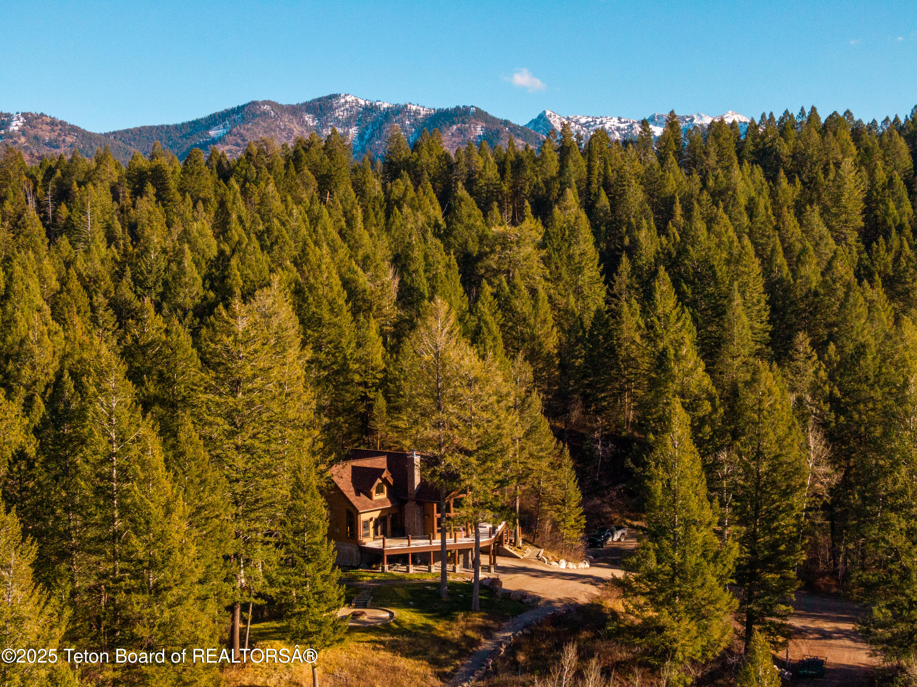 1558 TRAIL RIDGE Road