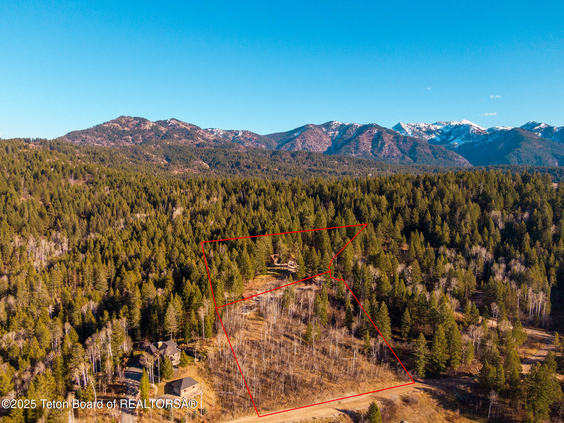 1558 TRAIL RIDGE Road