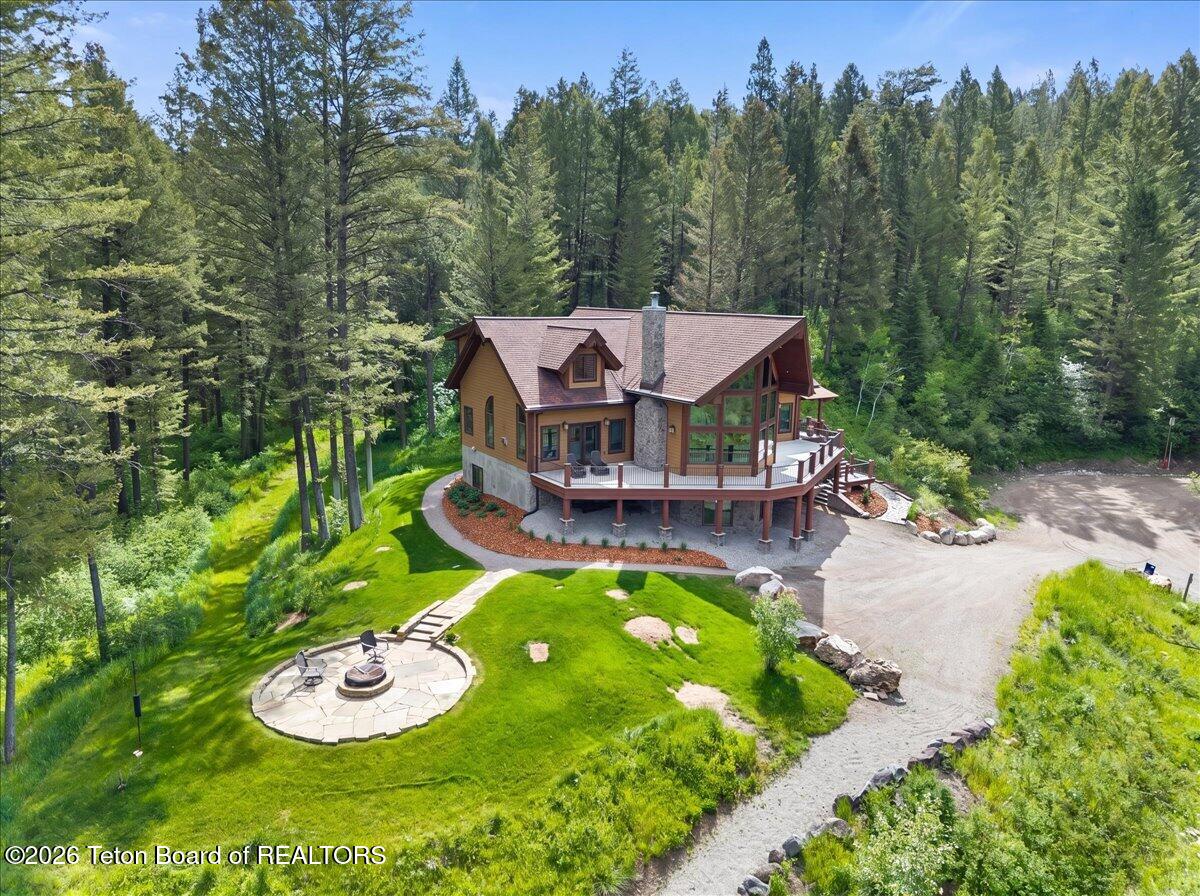 1558 TRAIL RIDGE Road