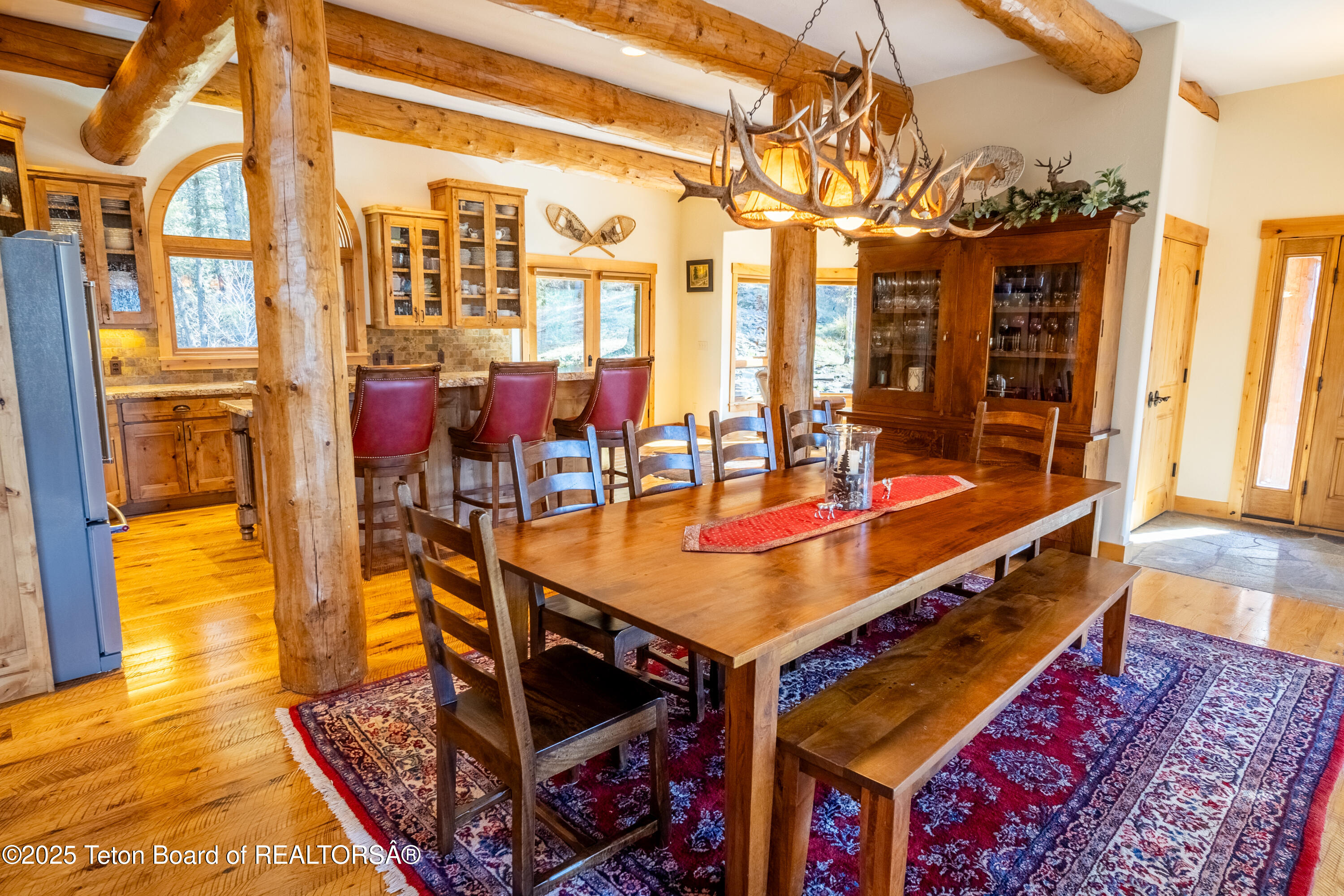 1558 TRAIL RIDGE Road