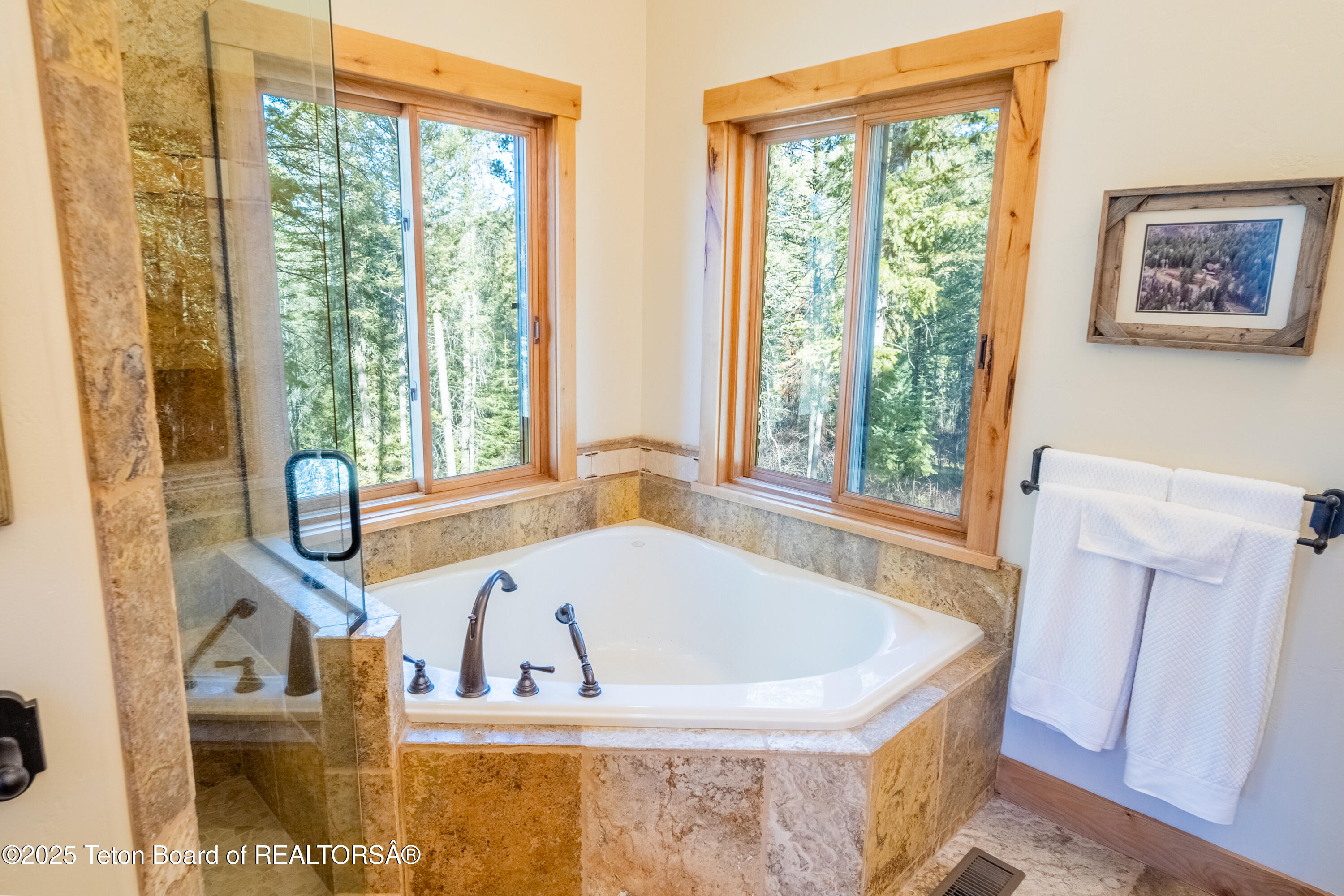 1558 TRAIL RIDGE Road