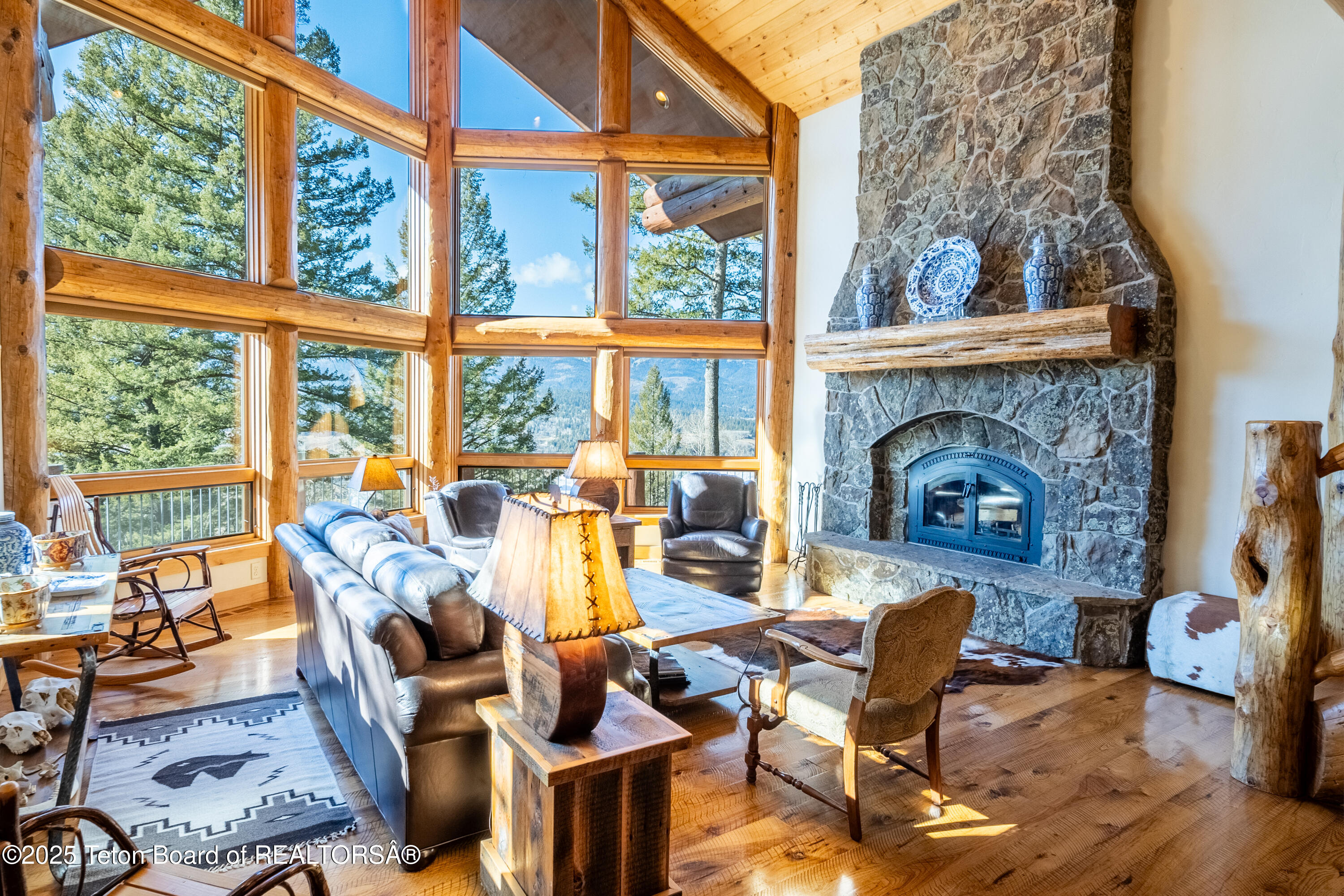 1558 TRAIL RIDGE Road