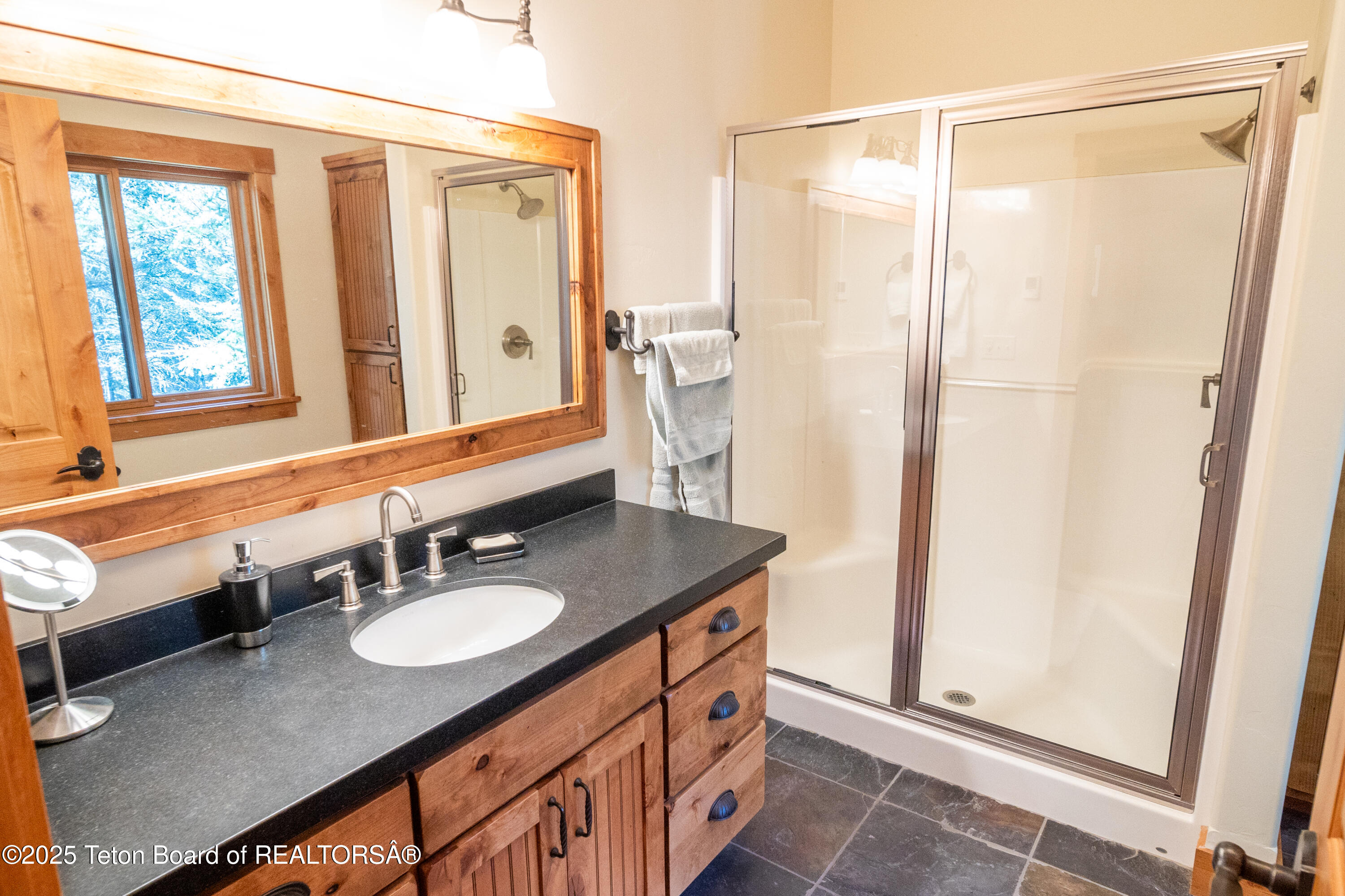 1558 TRAIL RIDGE Road