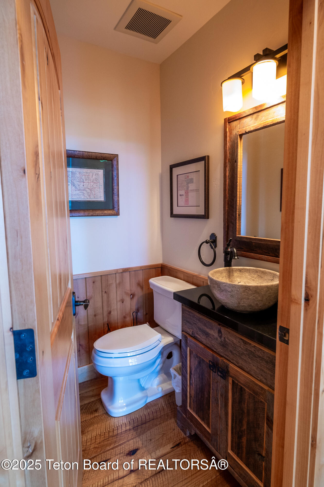 1558 TRAIL RIDGE Road