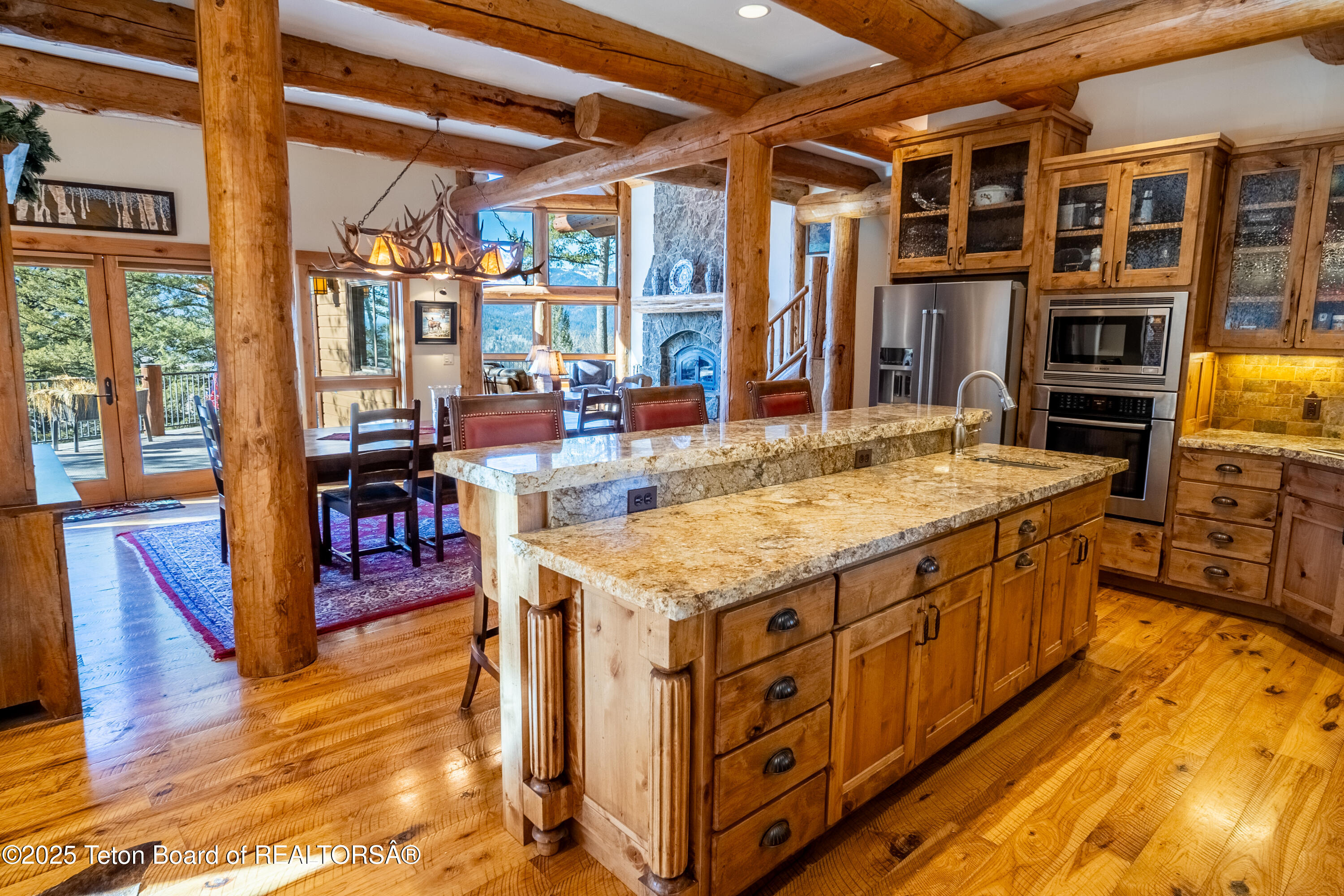 1558 TRAIL RIDGE Road