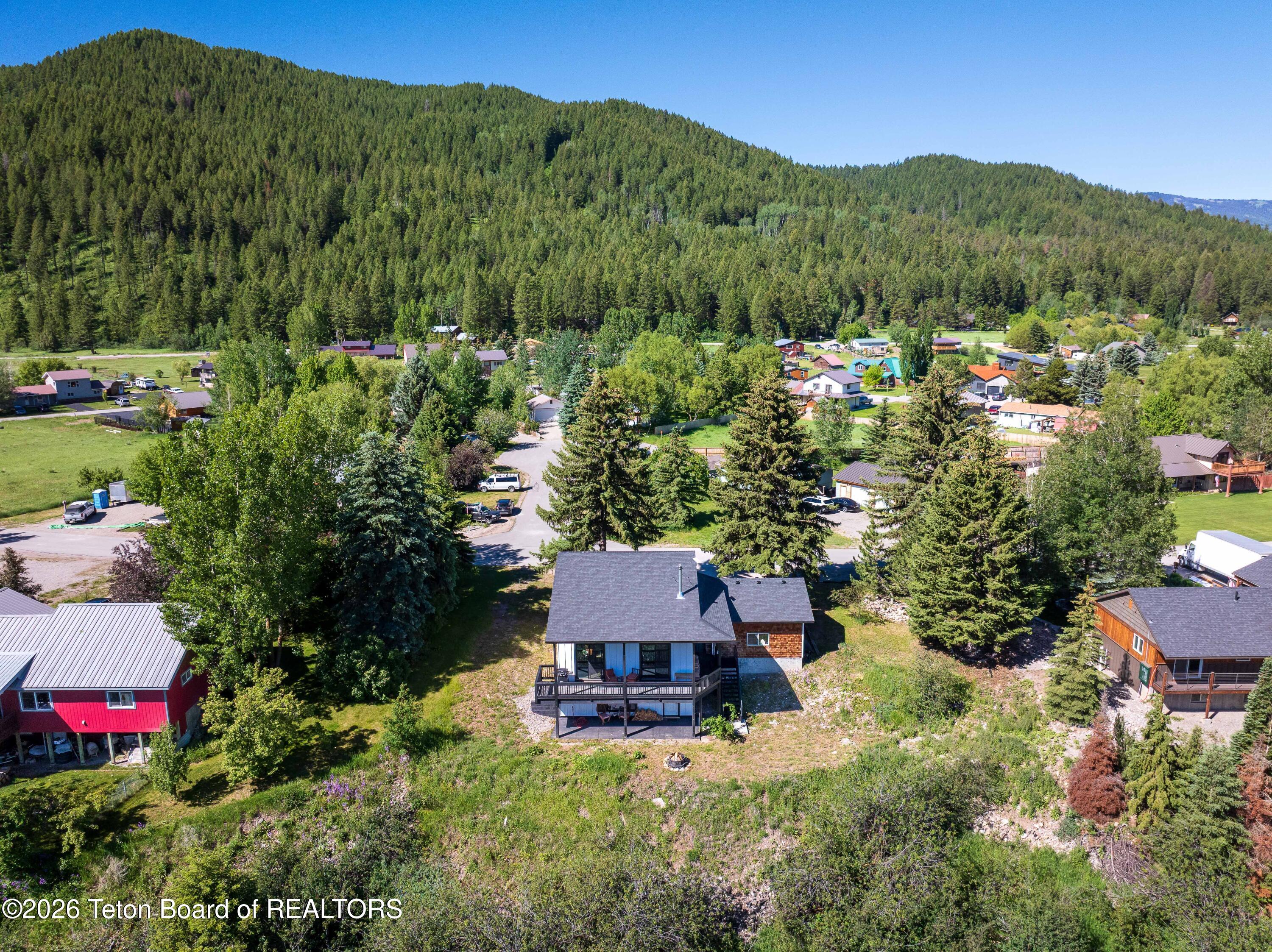 428 MEADOWS Drive