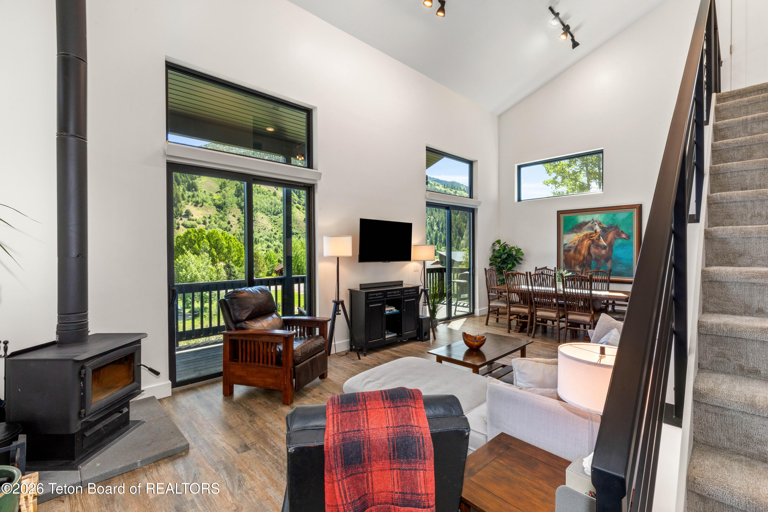 428 MEADOWS Drive