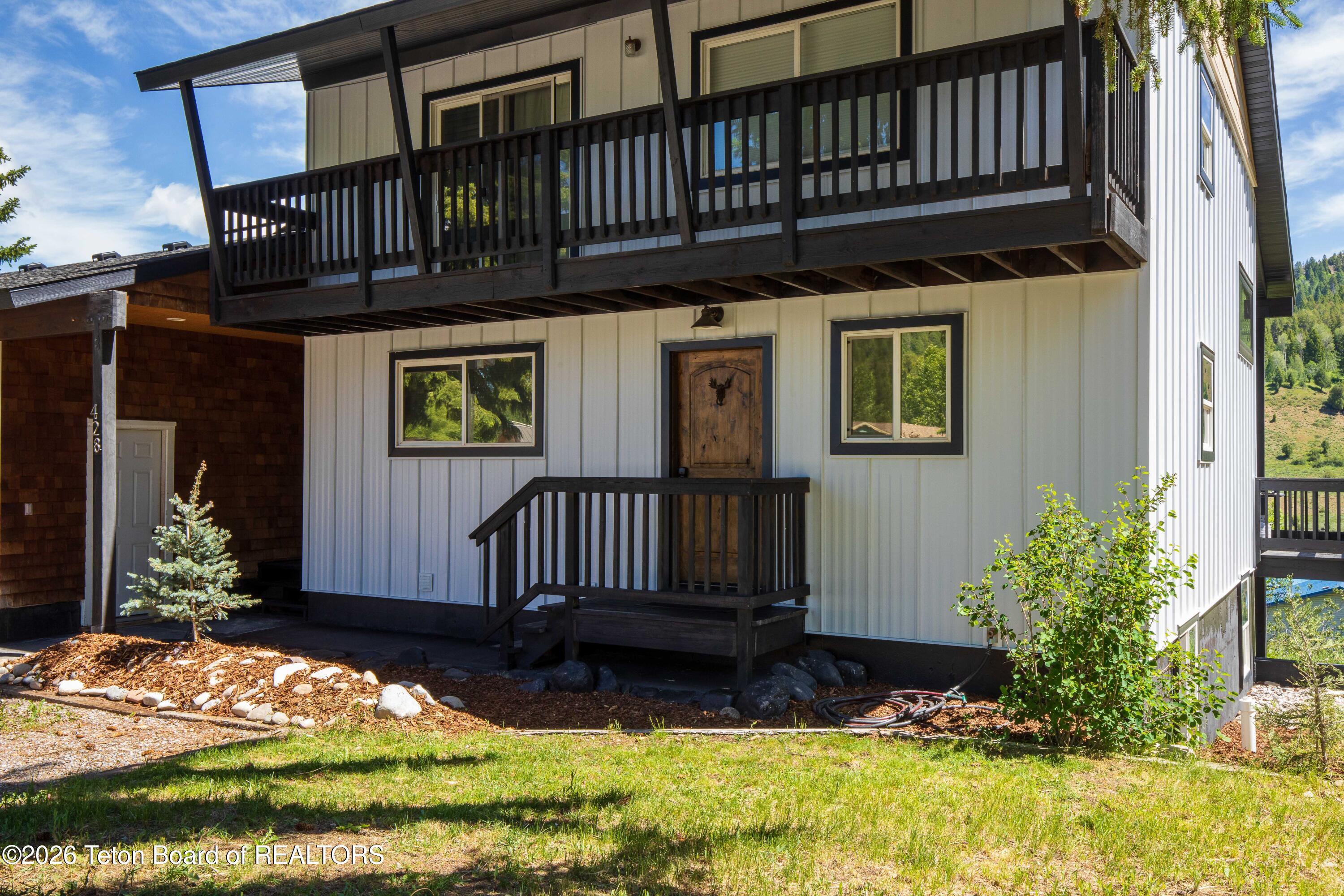 428 MEADOWS Drive