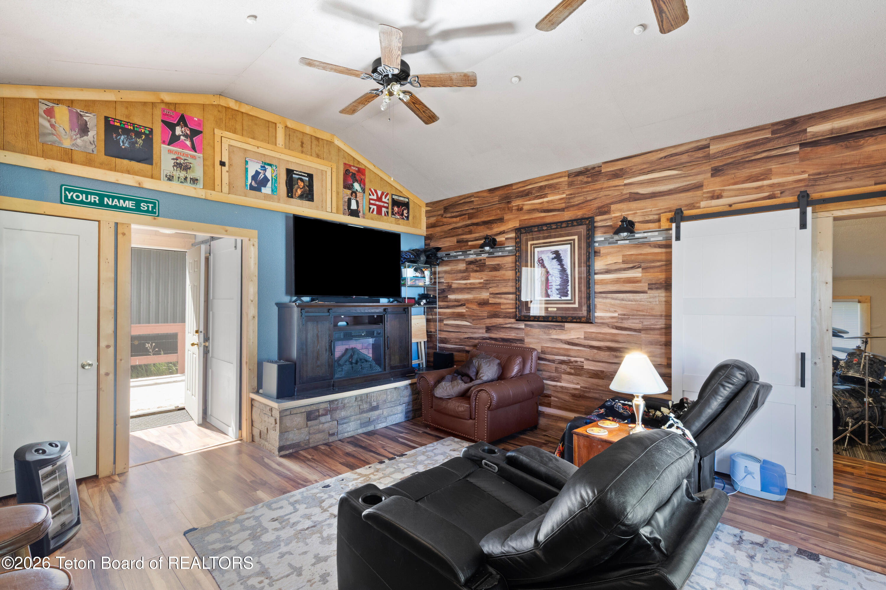 1357 MUDDY STRING Road