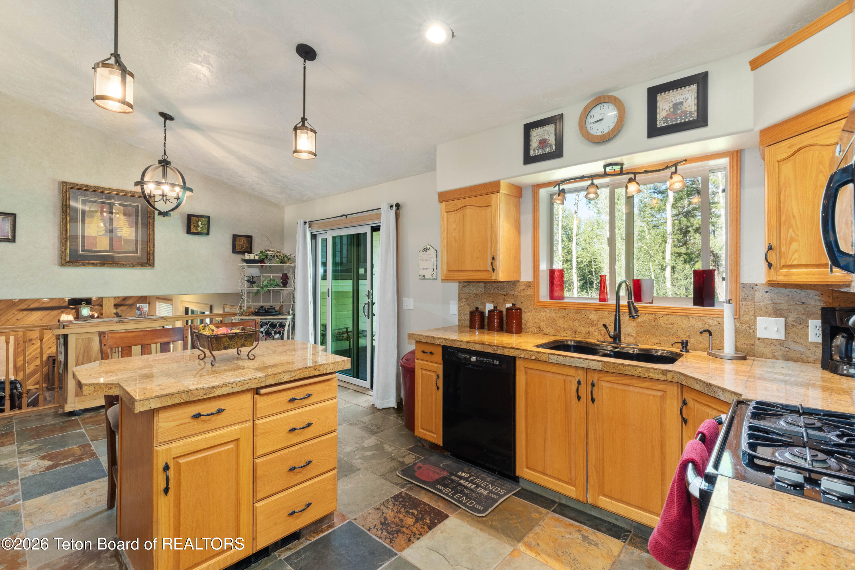 67 HILLSIDE Circle