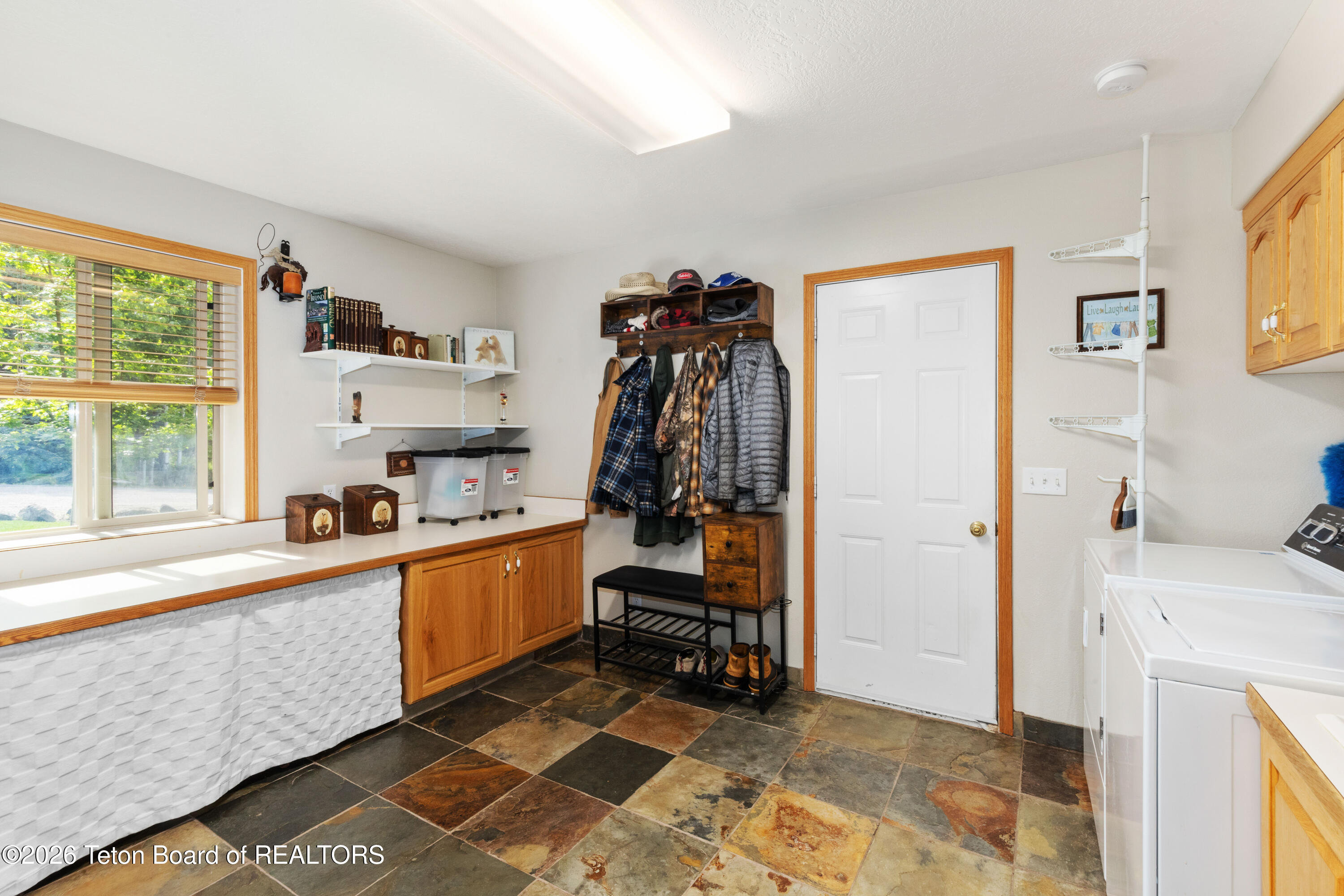 67 HILLSIDE Circle