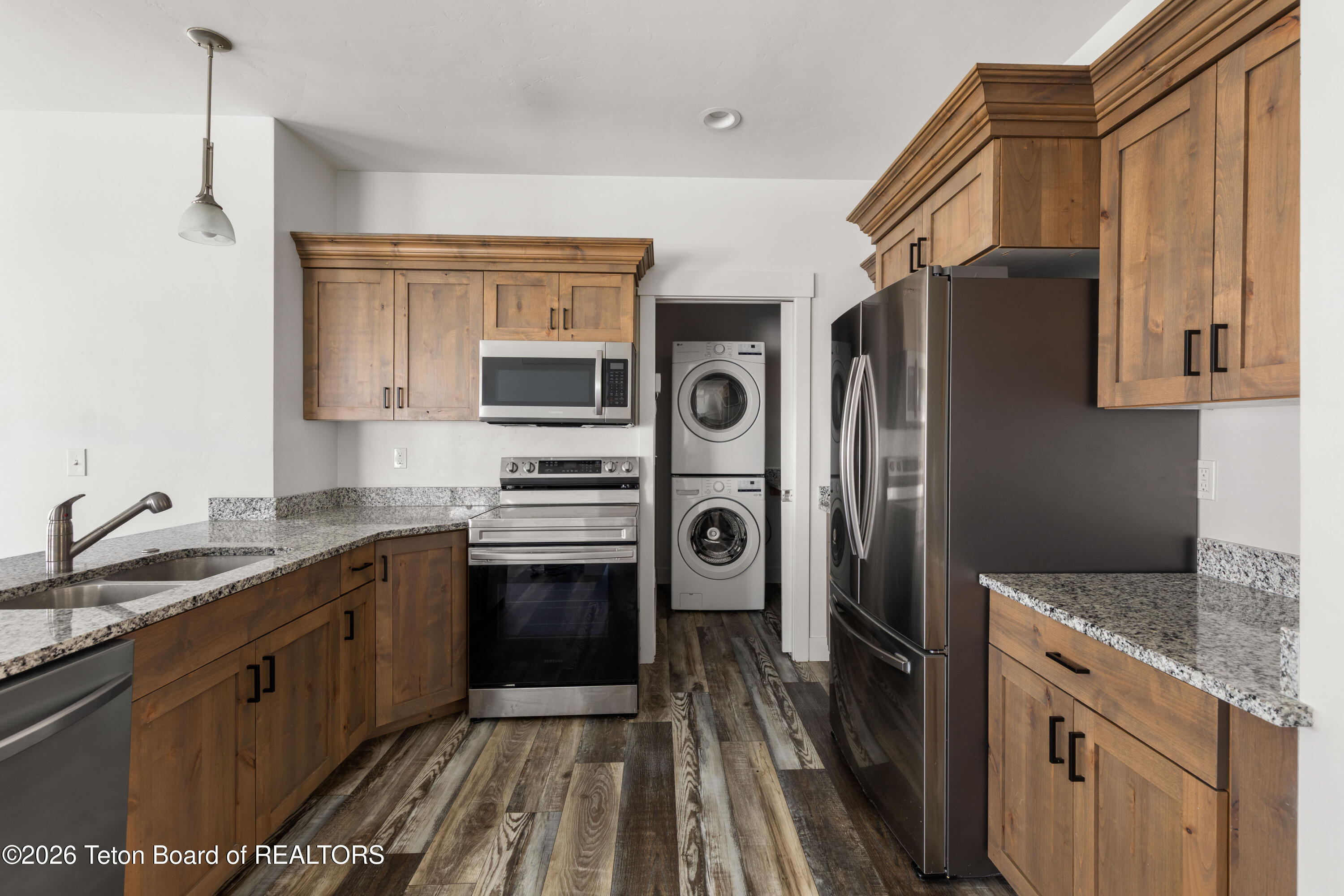 275 RIVER VIEW Circle 1