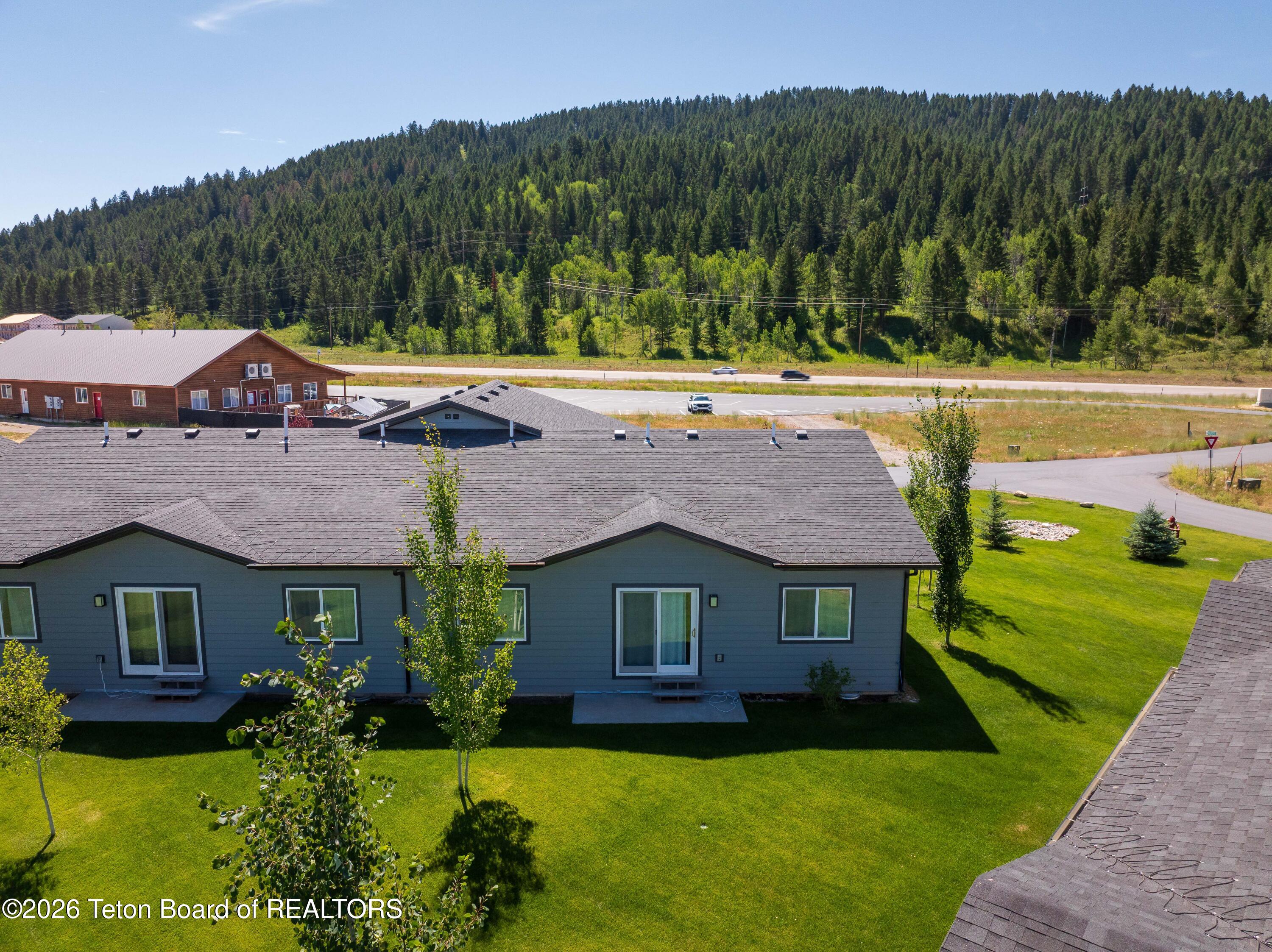 275 RIVER VIEW Circle 1