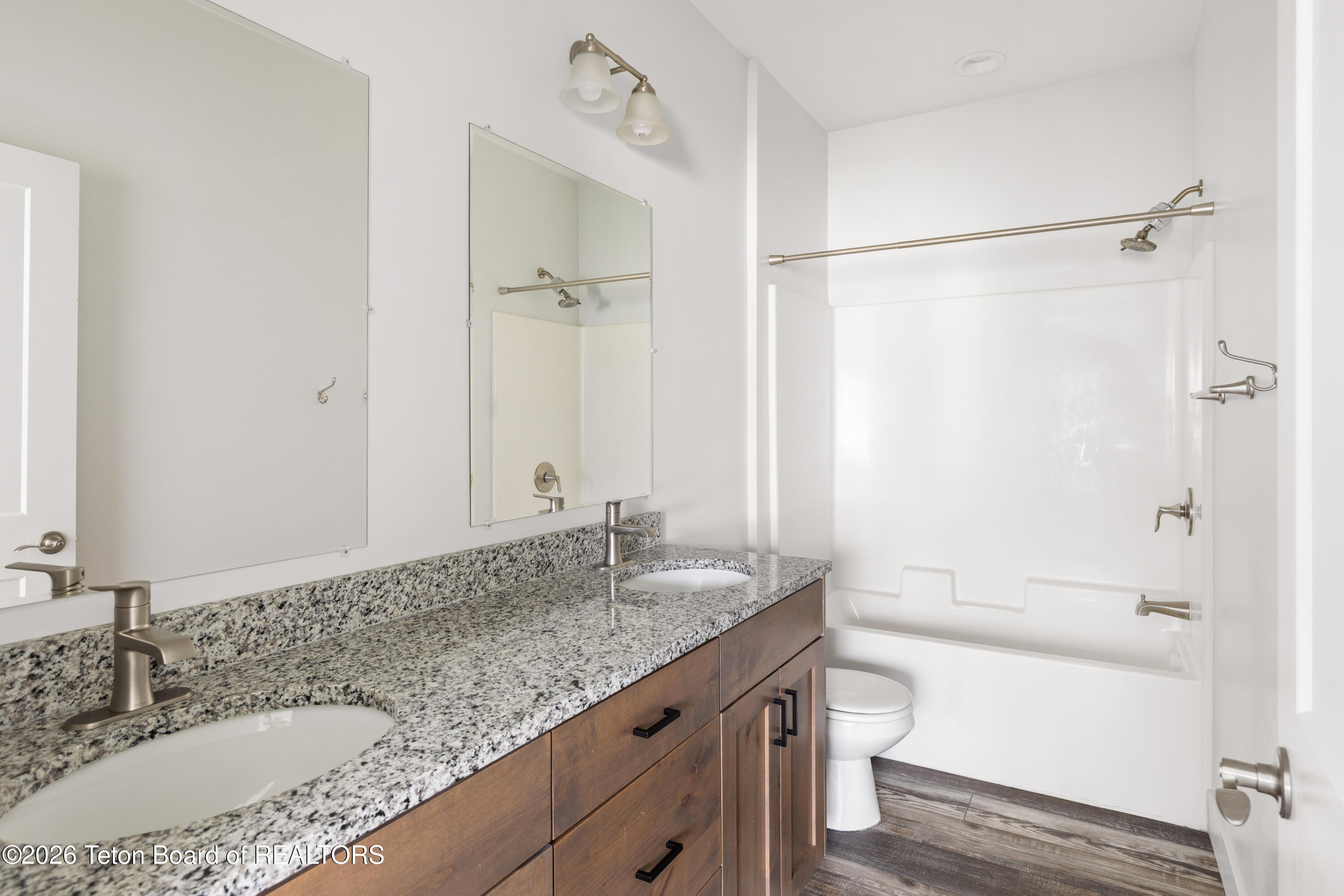 275 RIVER VIEW Circle 1