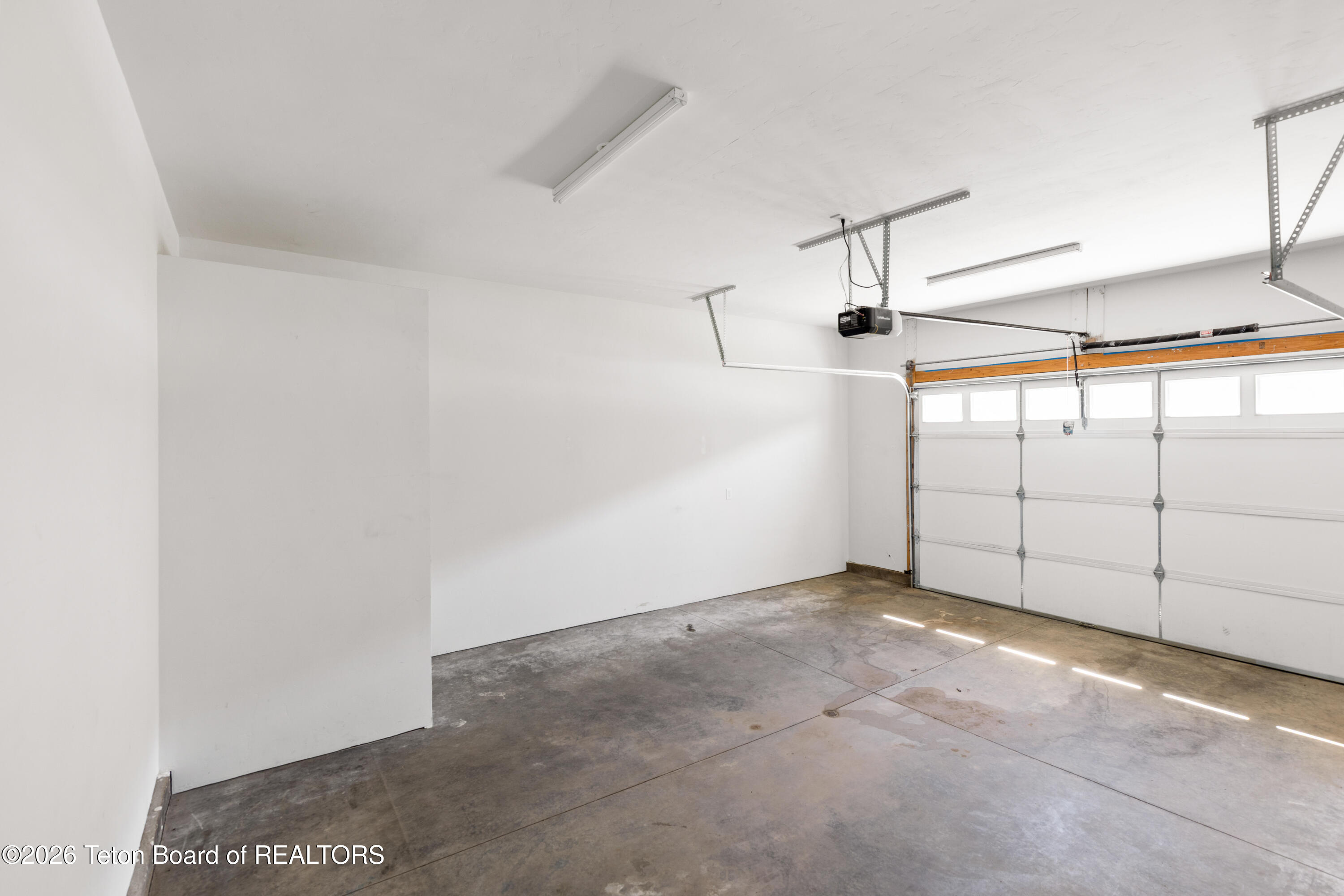 275 RIVER VIEW Circle 1