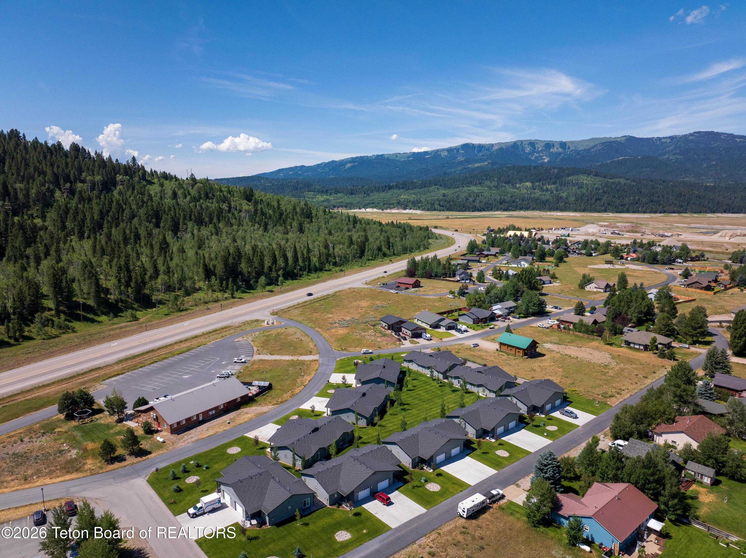 275 RIVER VIEW Circle 1