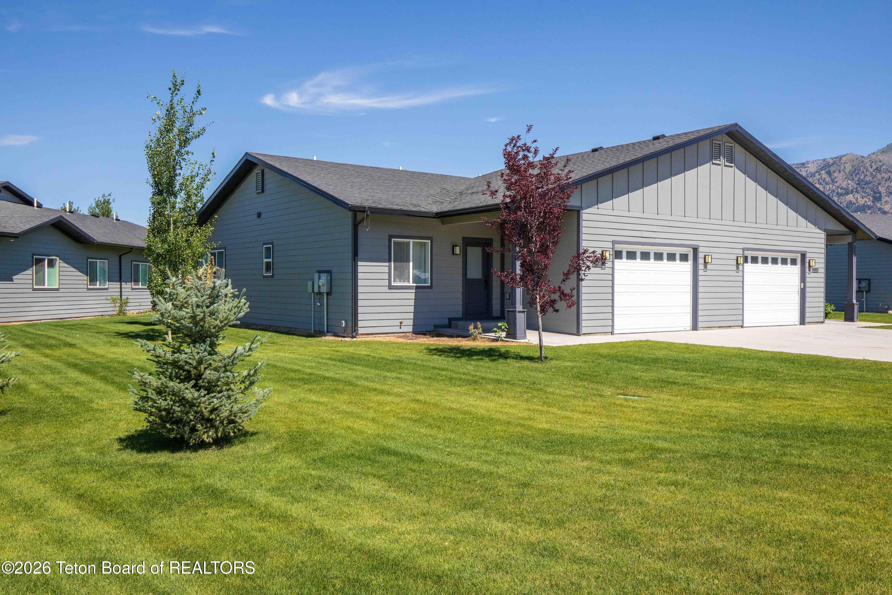 275 RIVER VIEW Circle 1