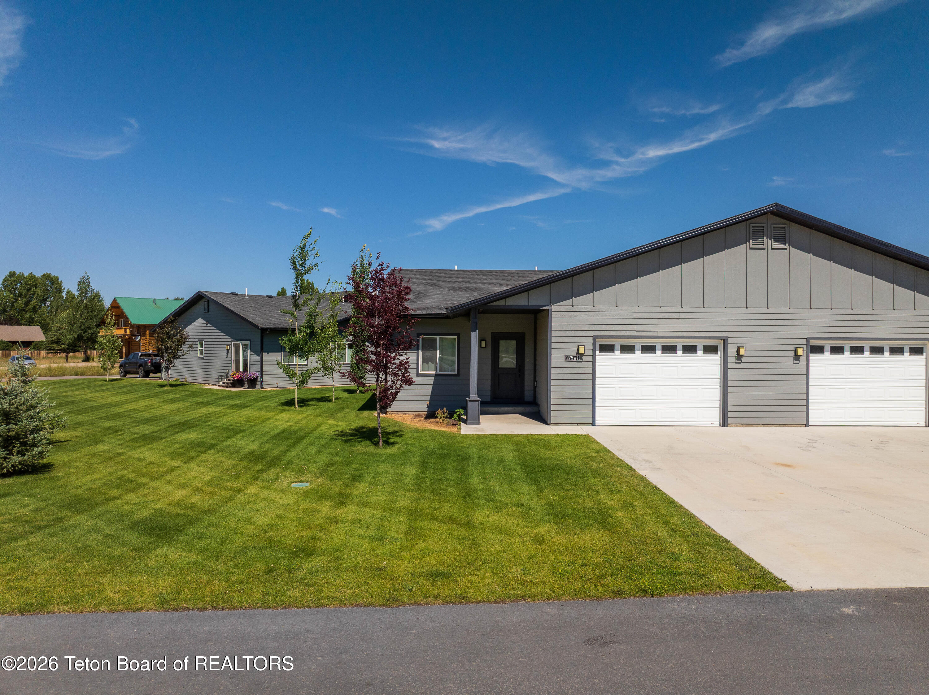 275 RIVER VIEW Circle 1