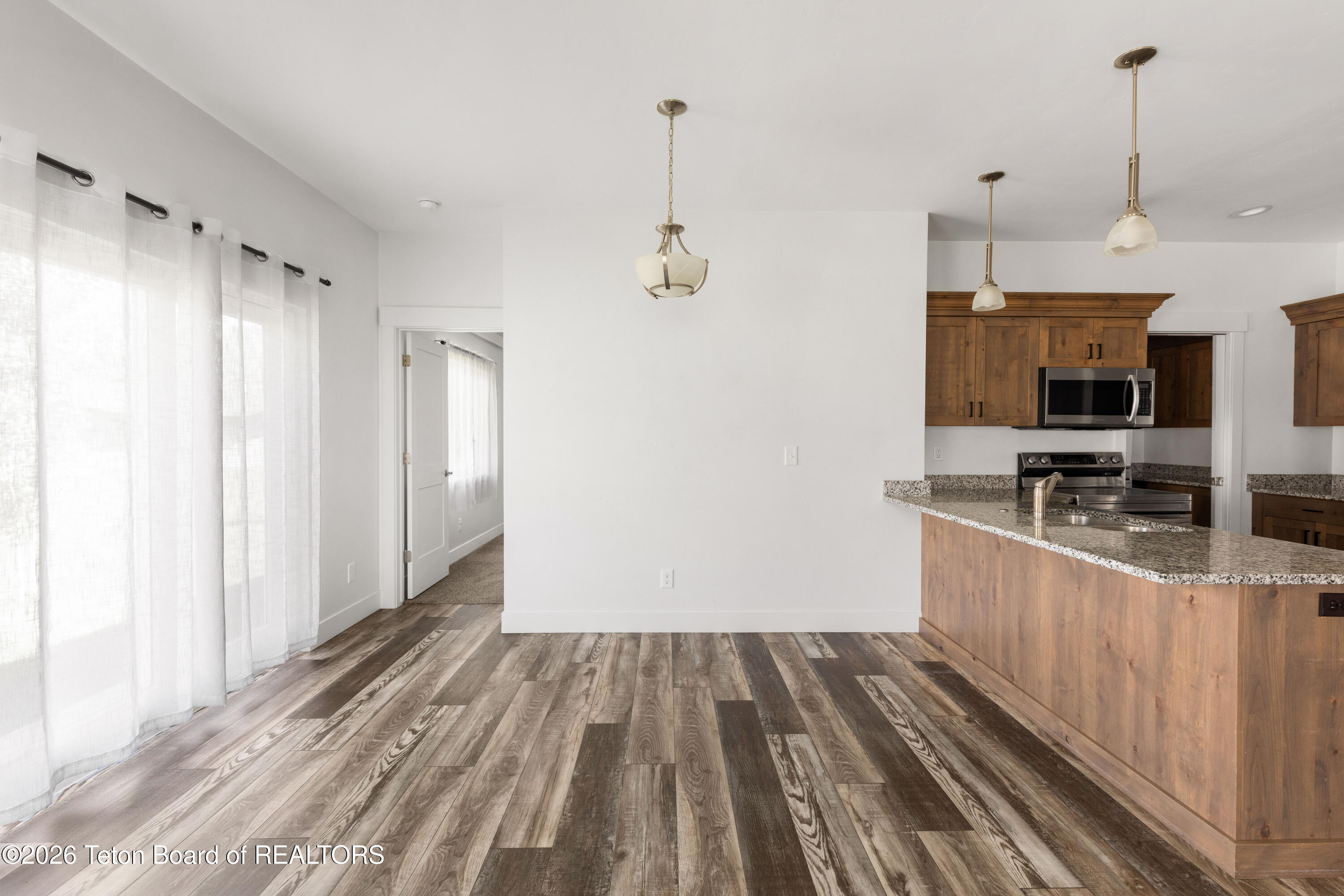275 RIVER VIEW Circle 1