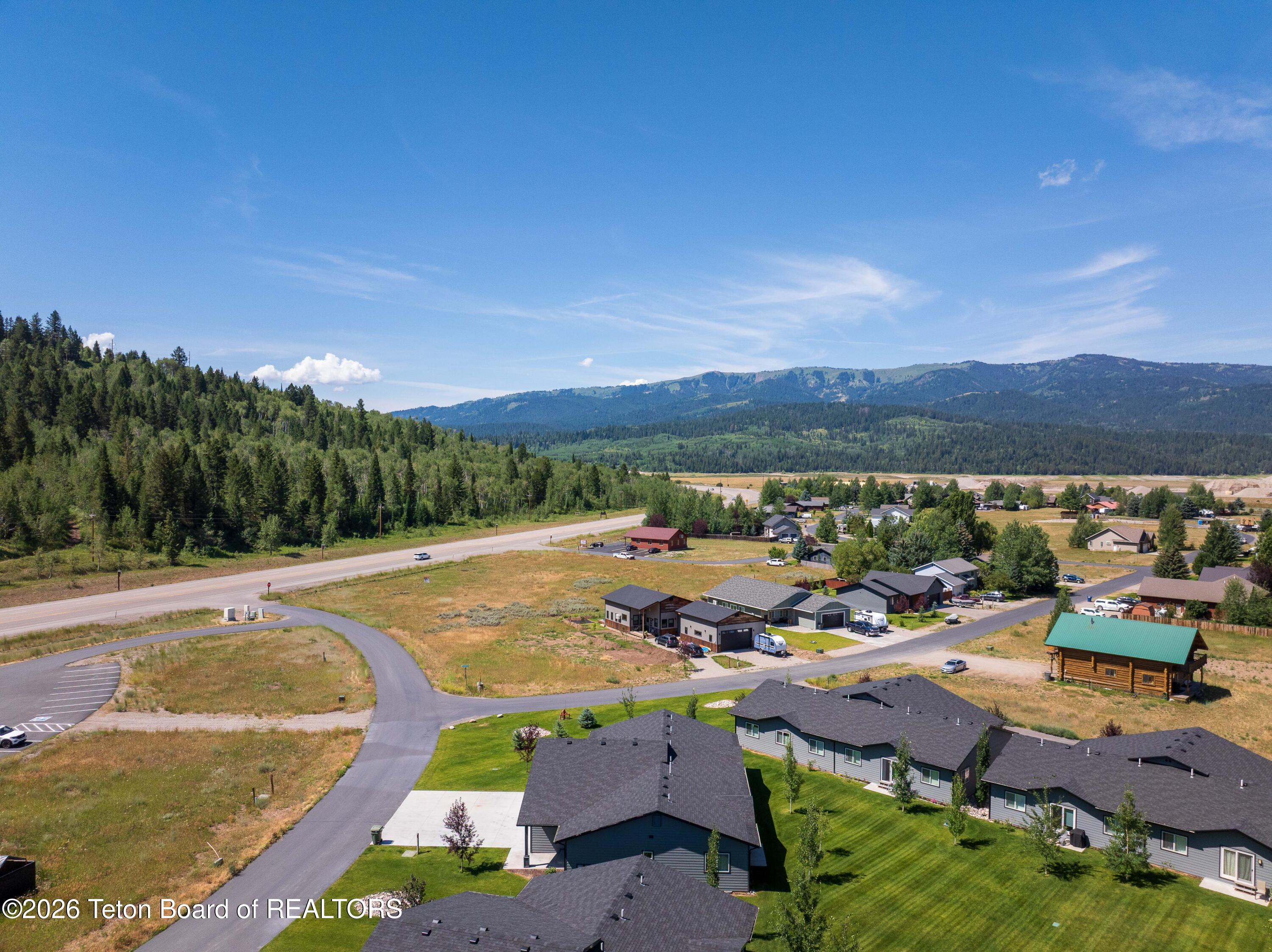 275 RIVER VIEW Circle 1