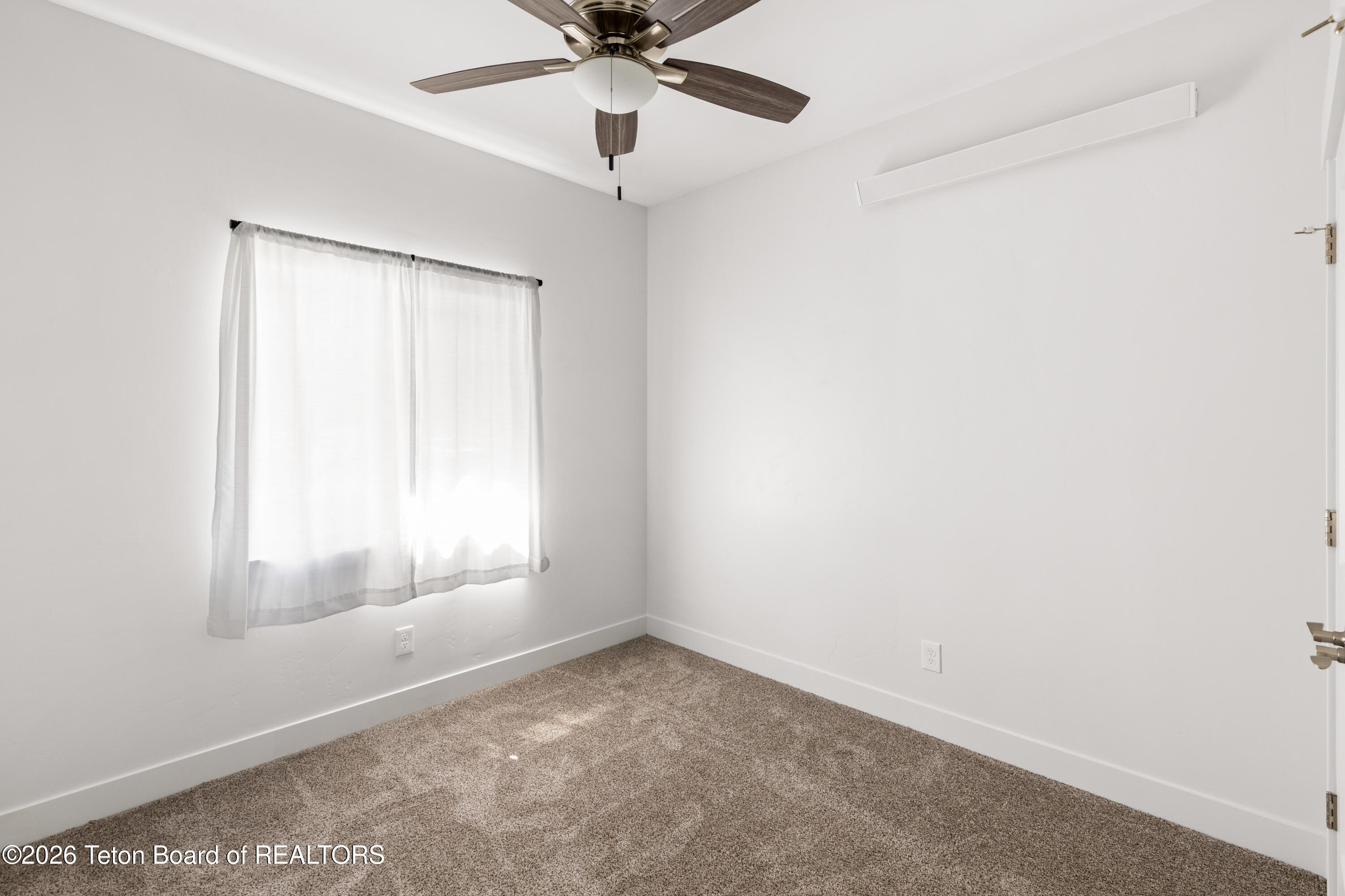 275 RIVER VIEW Circle 1
