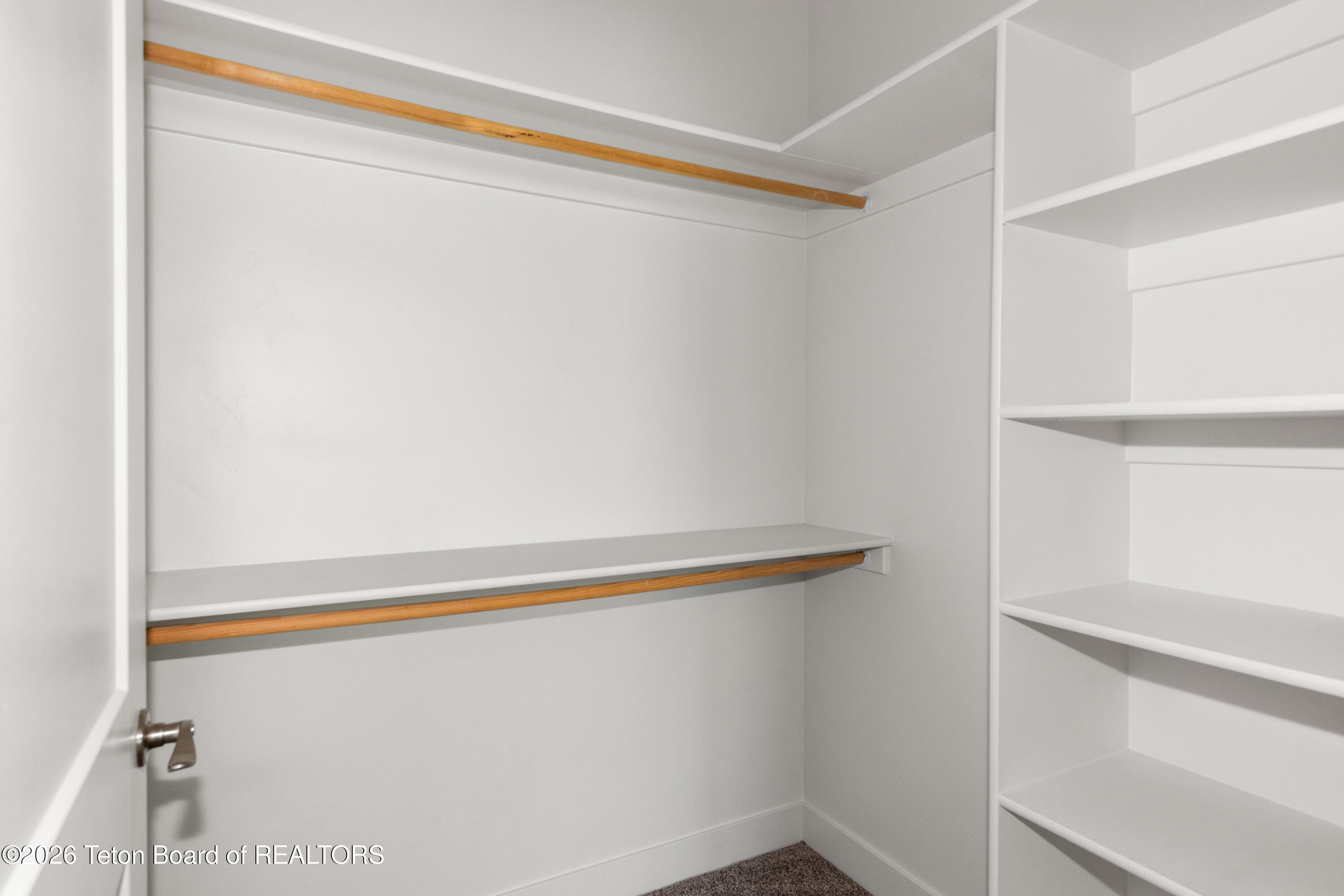 275 RIVER VIEW Circle 1