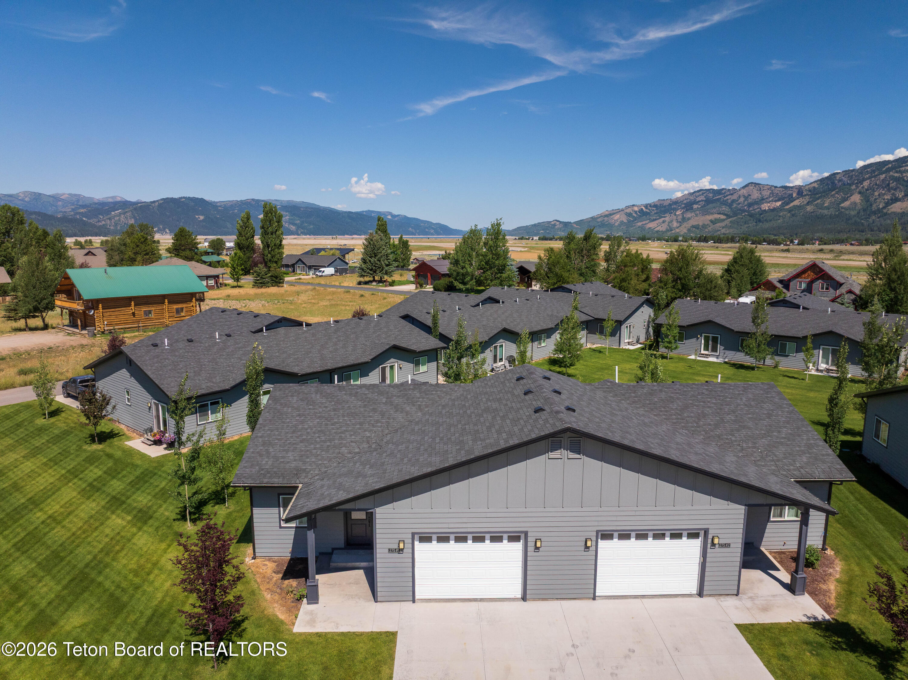 275 RIVER VIEW Circle 1