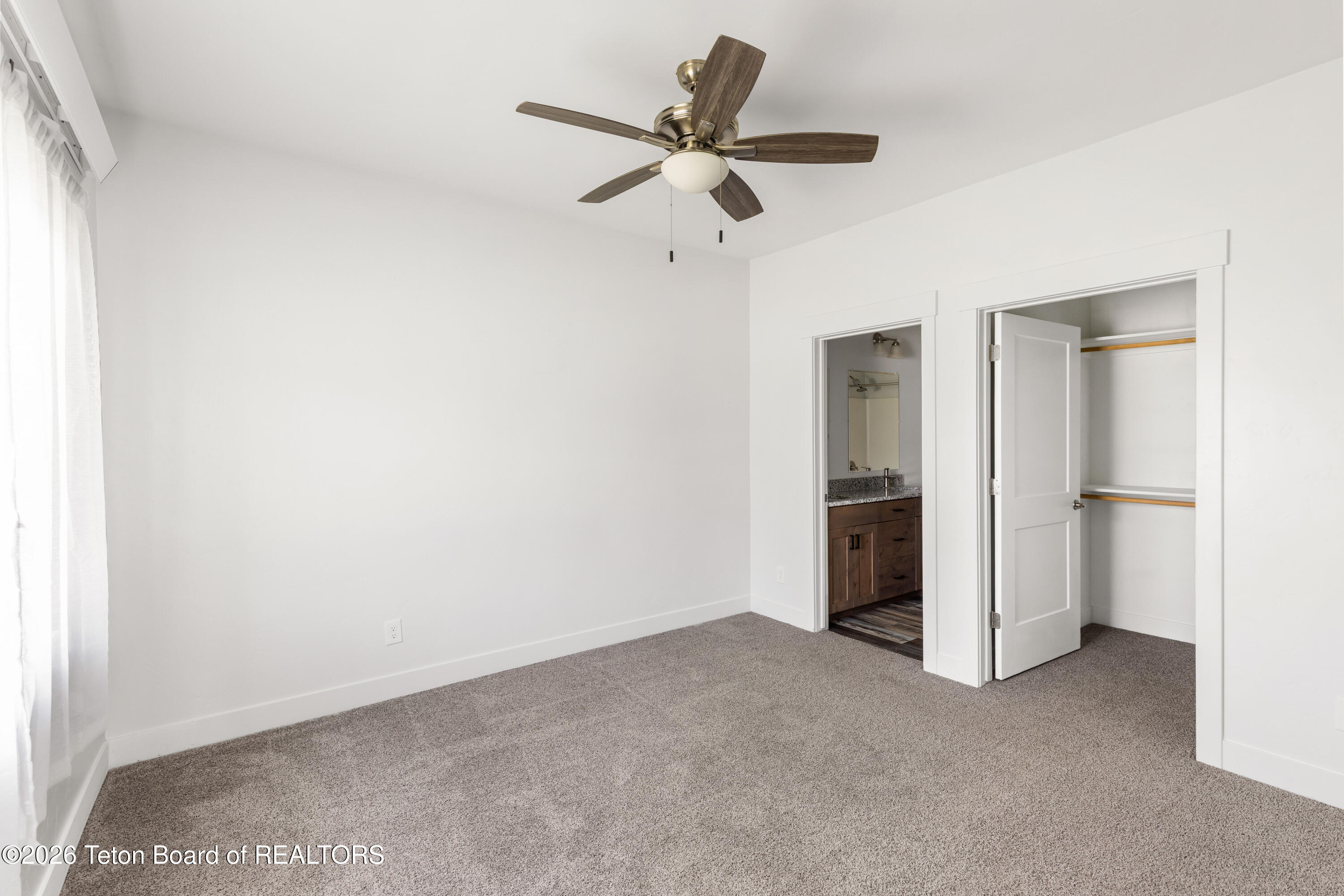 275 RIVER VIEW Circle 1