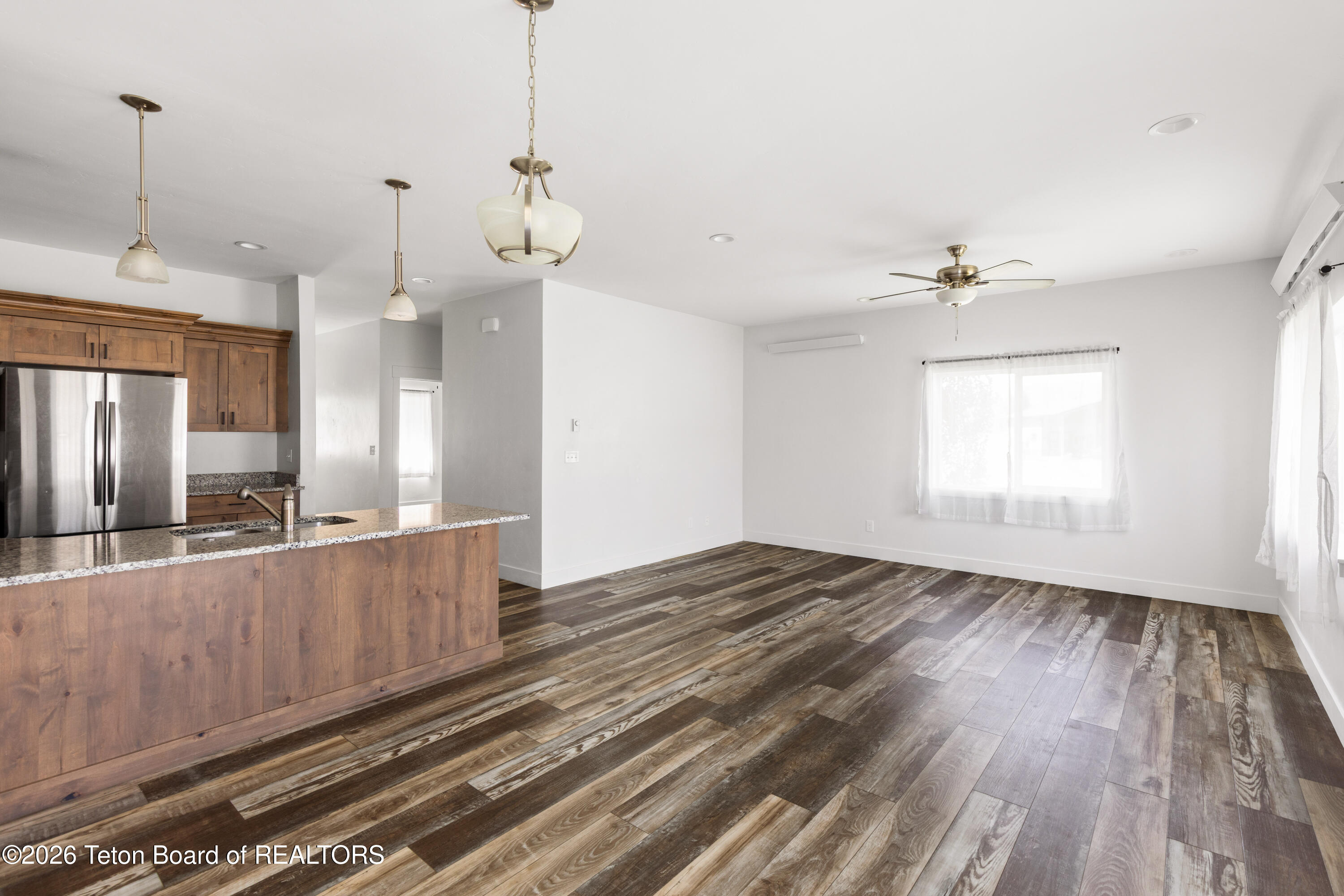 275 RIVER VIEW Circle 1