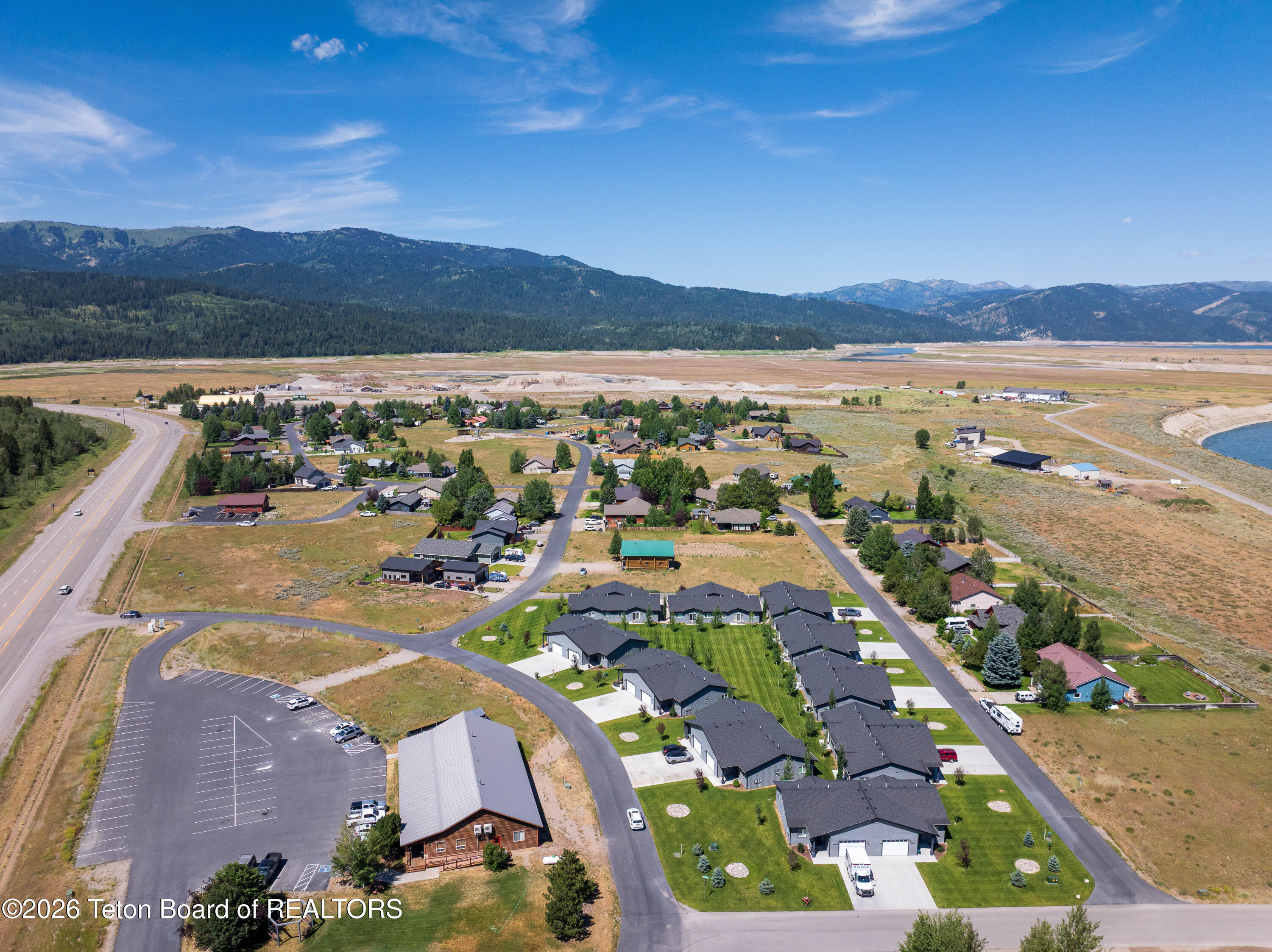275 RIVER VIEW Circle 1
