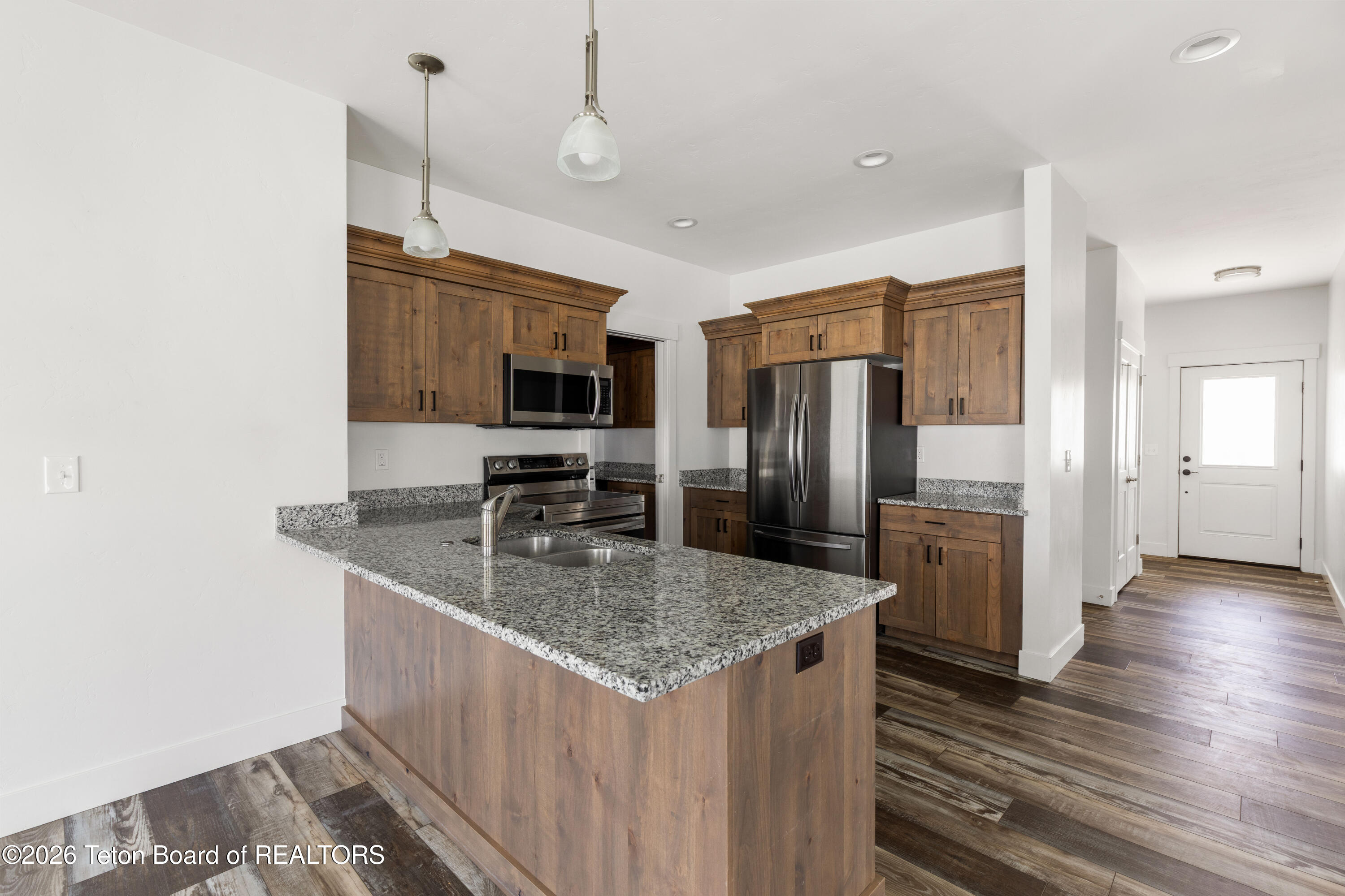 275 RIVER VIEW Circle 1
