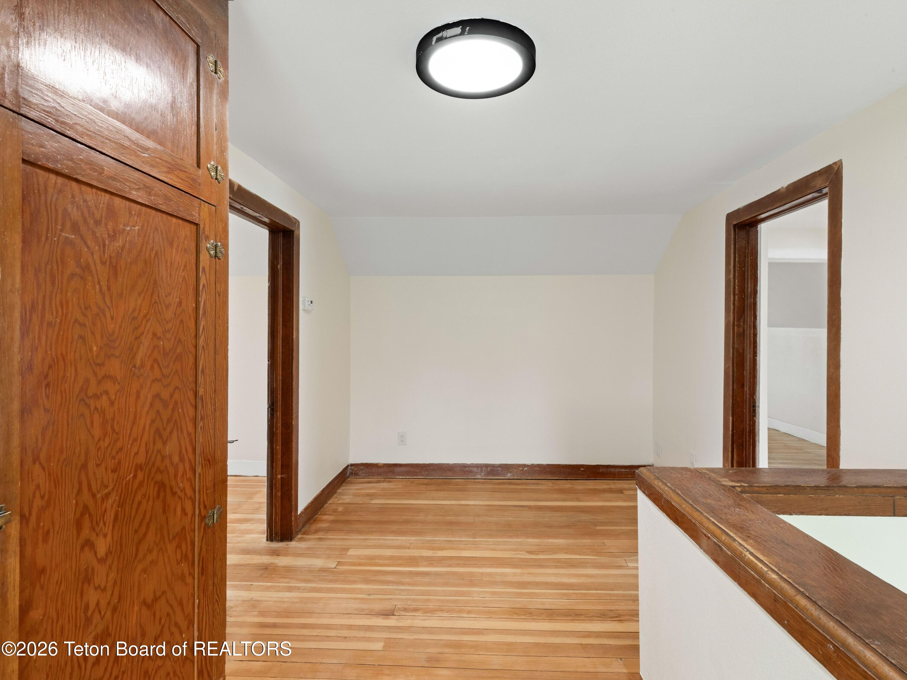 62 W 4TH Avenue