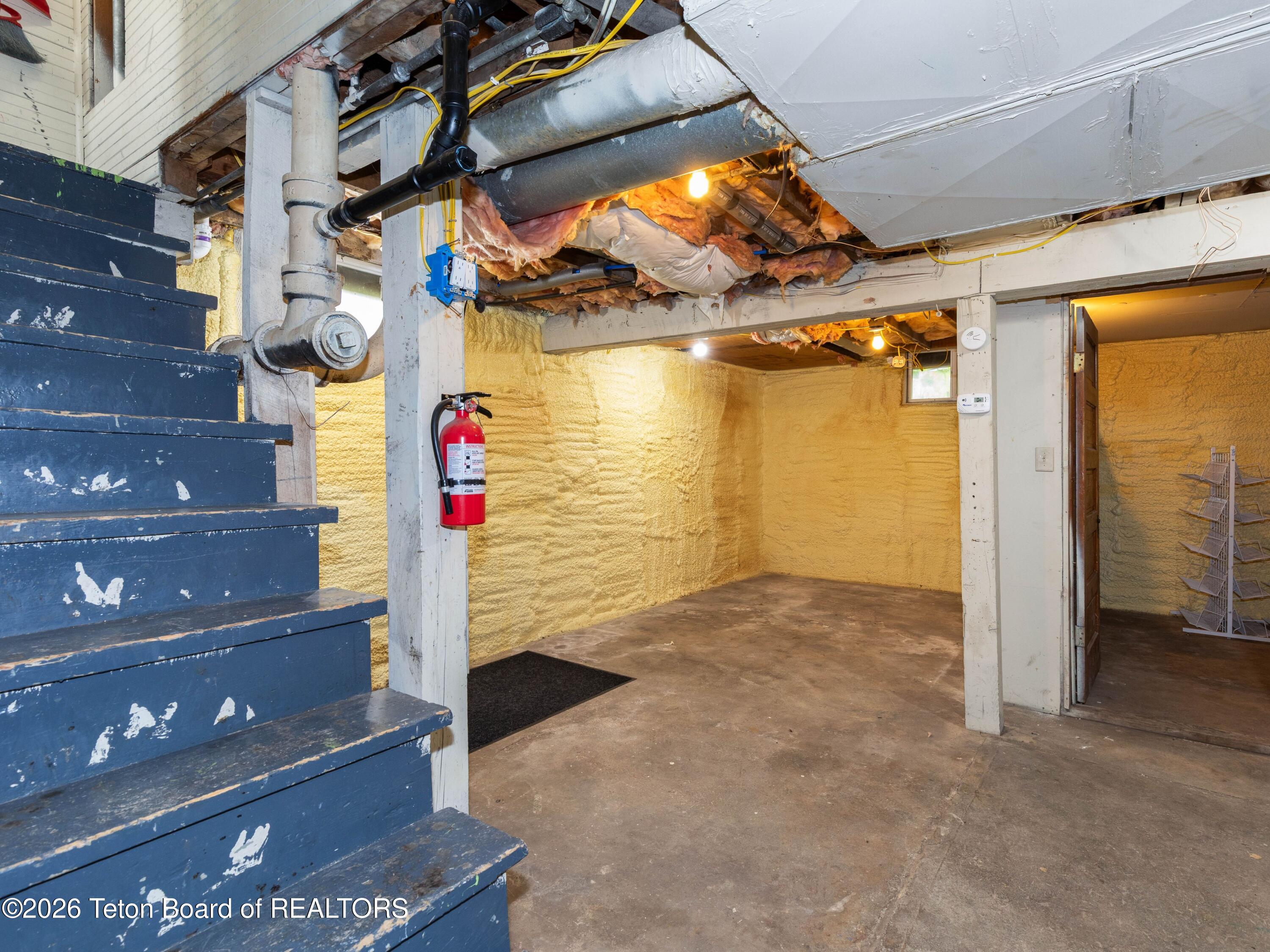 62 W 4TH Avenue