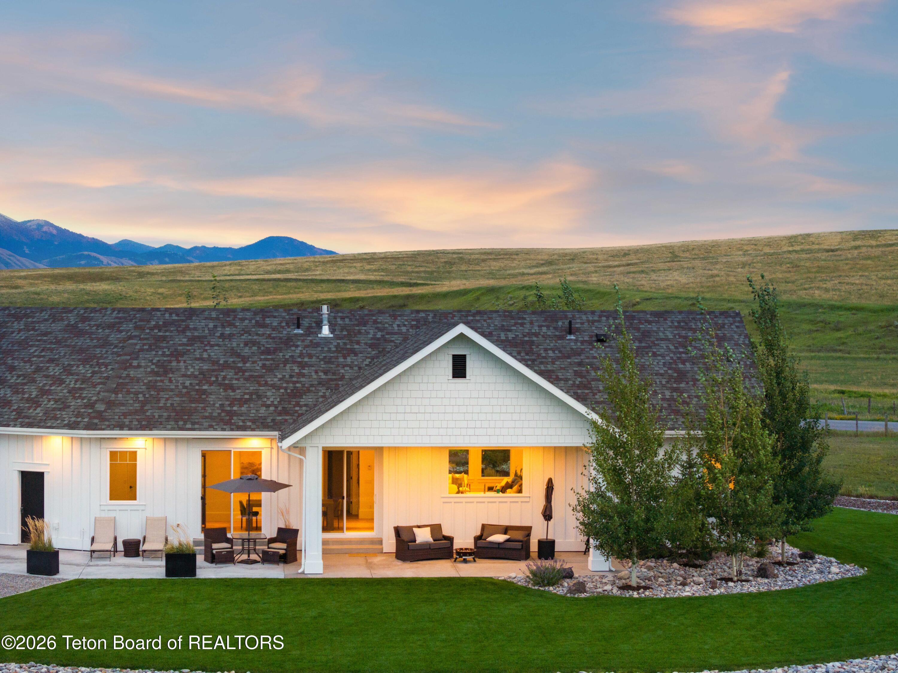 1290 SMOKY CANYON Road