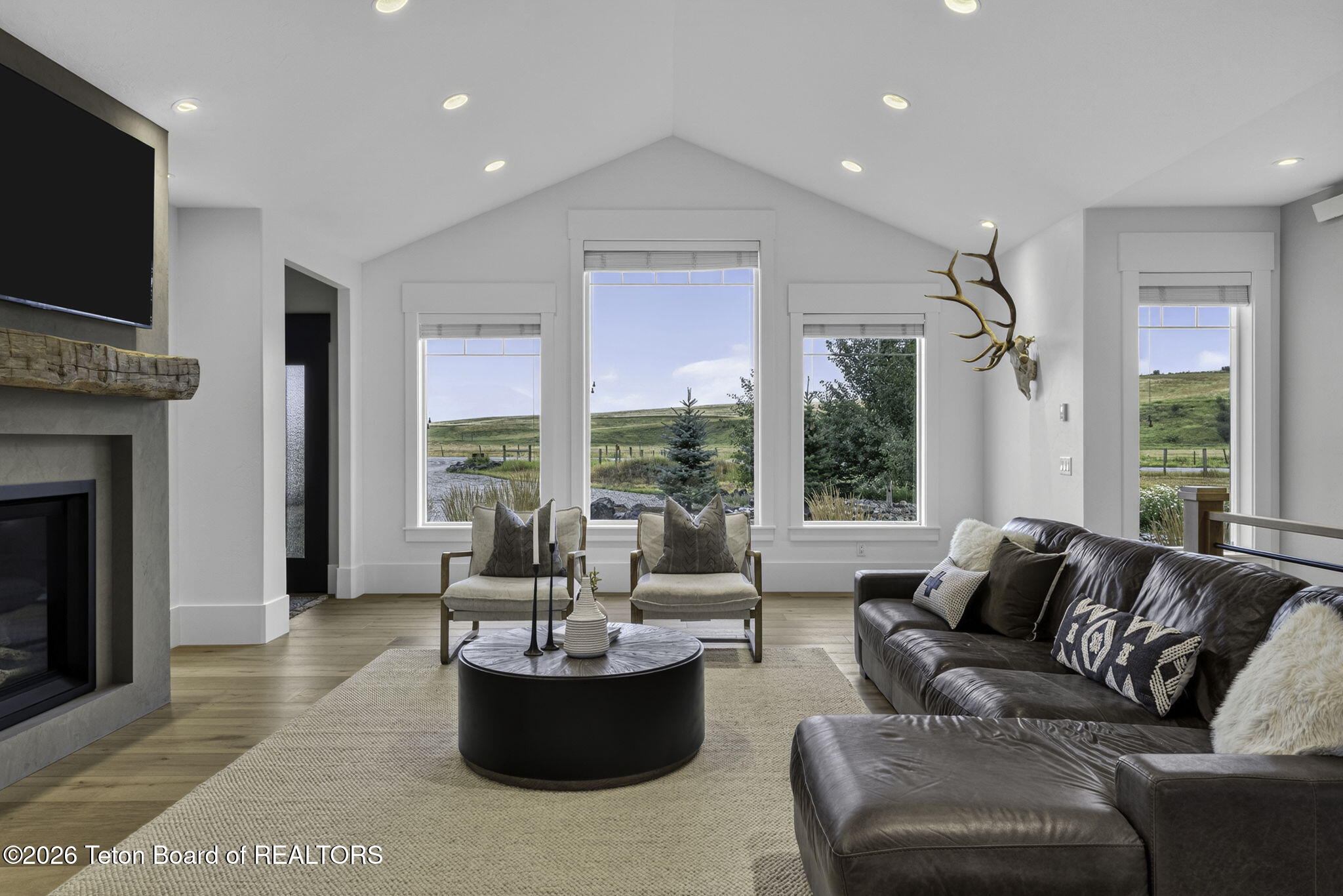 1290 SMOKY CANYON Road
