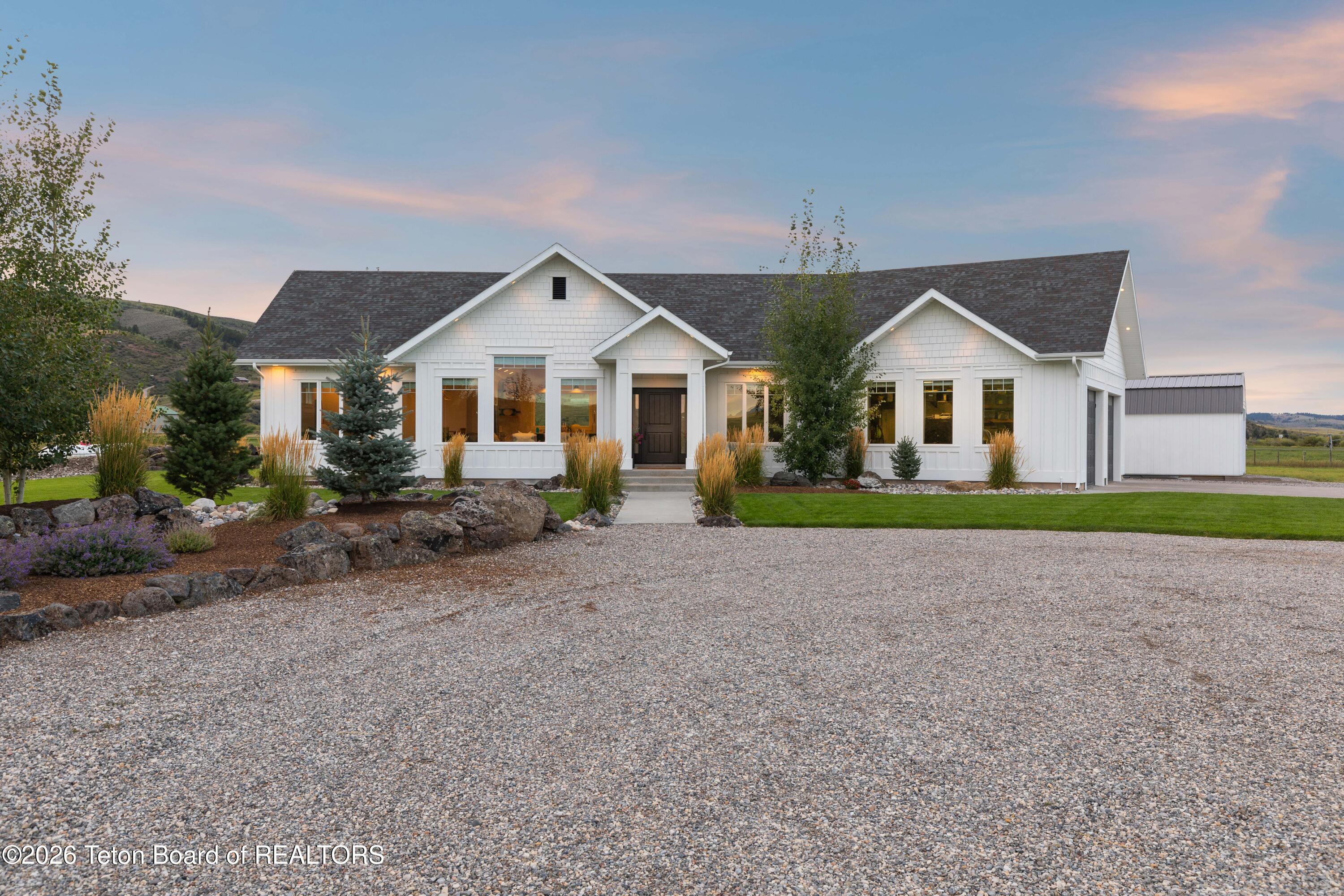 1290 SMOKY CANYON Road