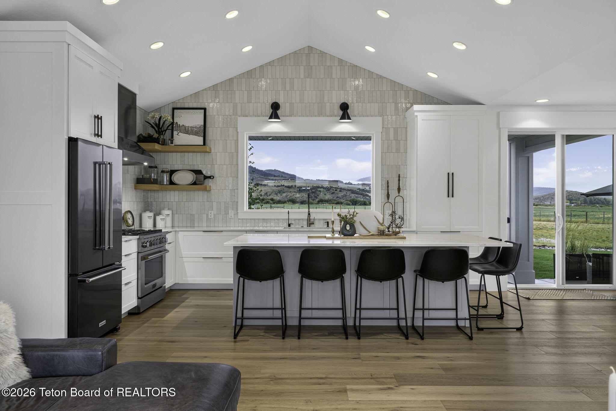 1290 SMOKY CANYON Road