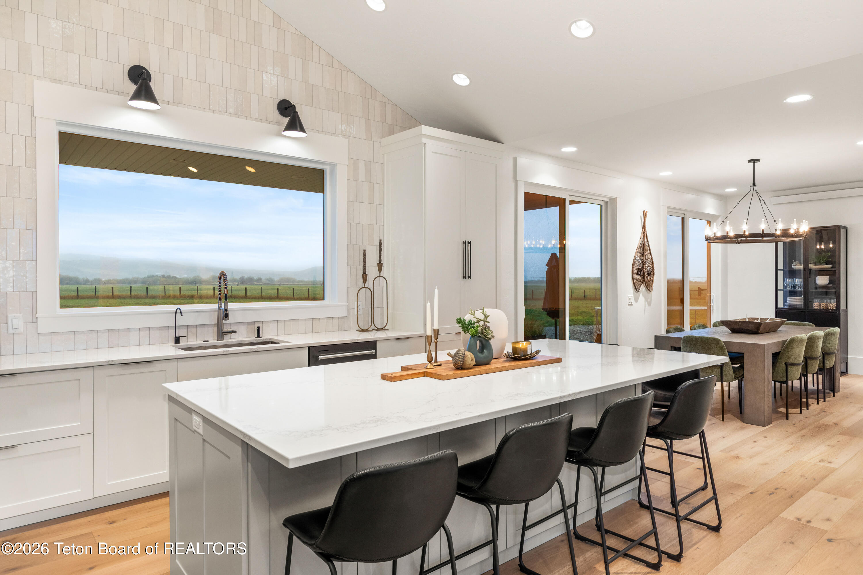 1290 SMOKY CANYON Road