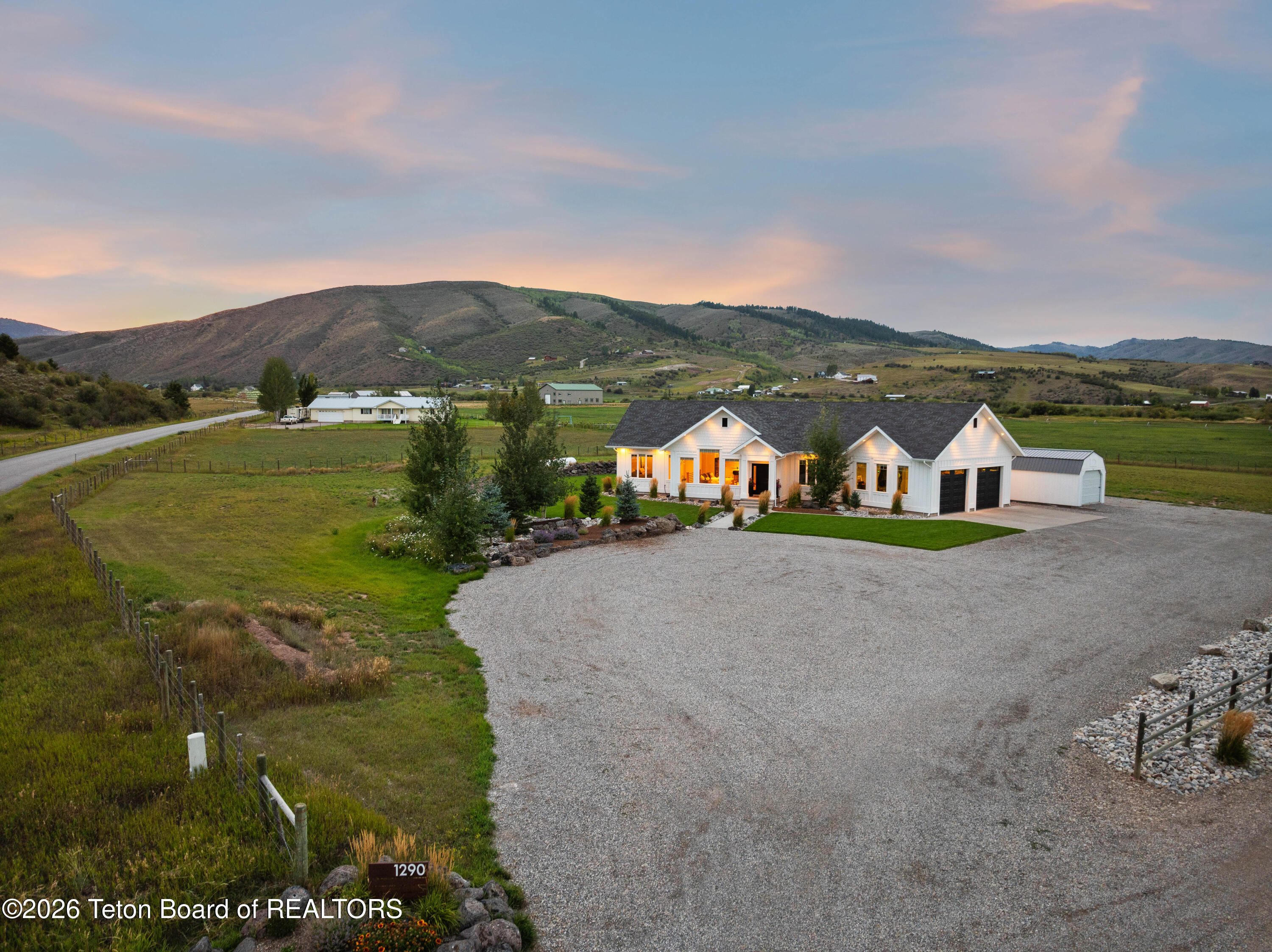 1290 SMOKY CANYON Road