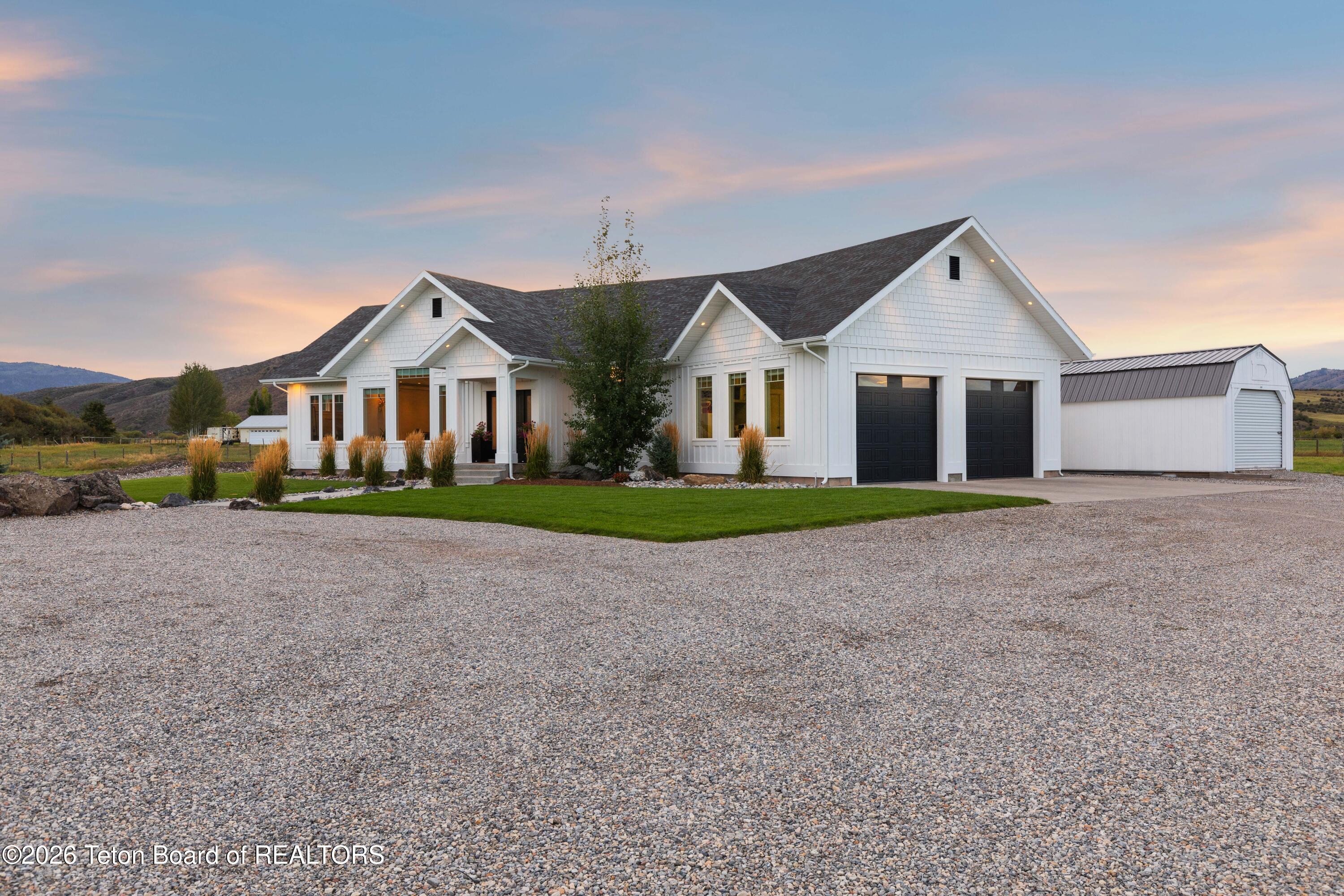 1290 SMOKY CANYON Road