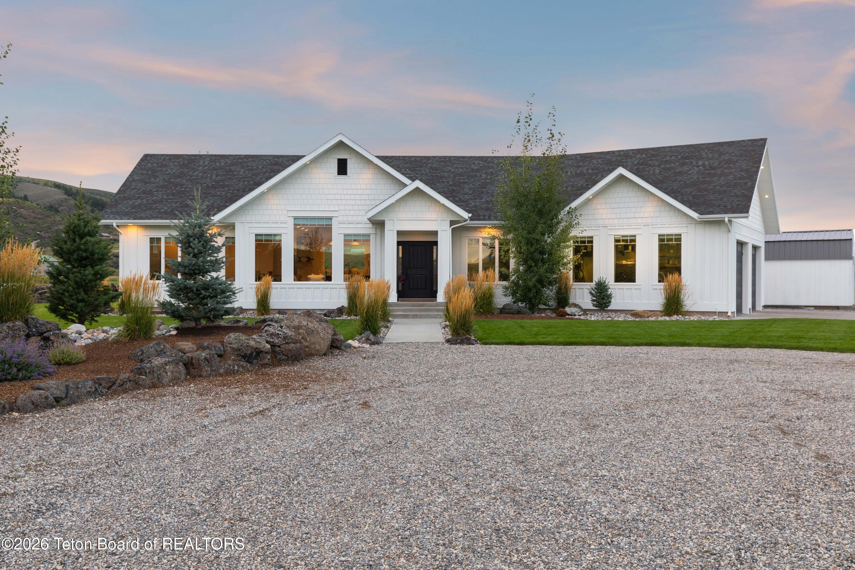 1290 SMOKY CANYON Road