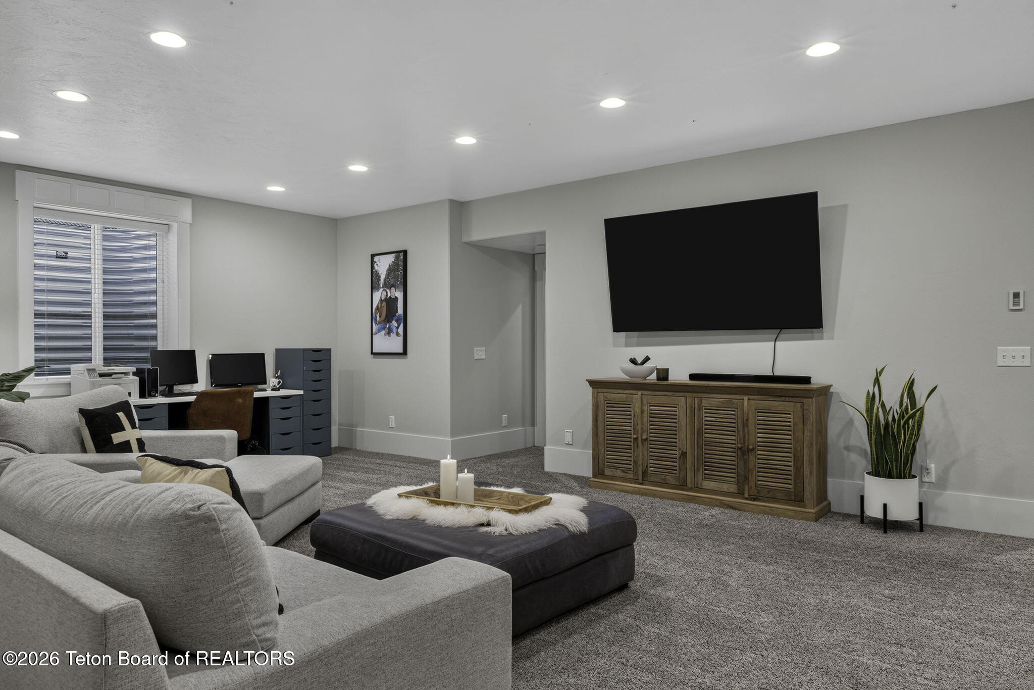 1290 SMOKY CANYON Road