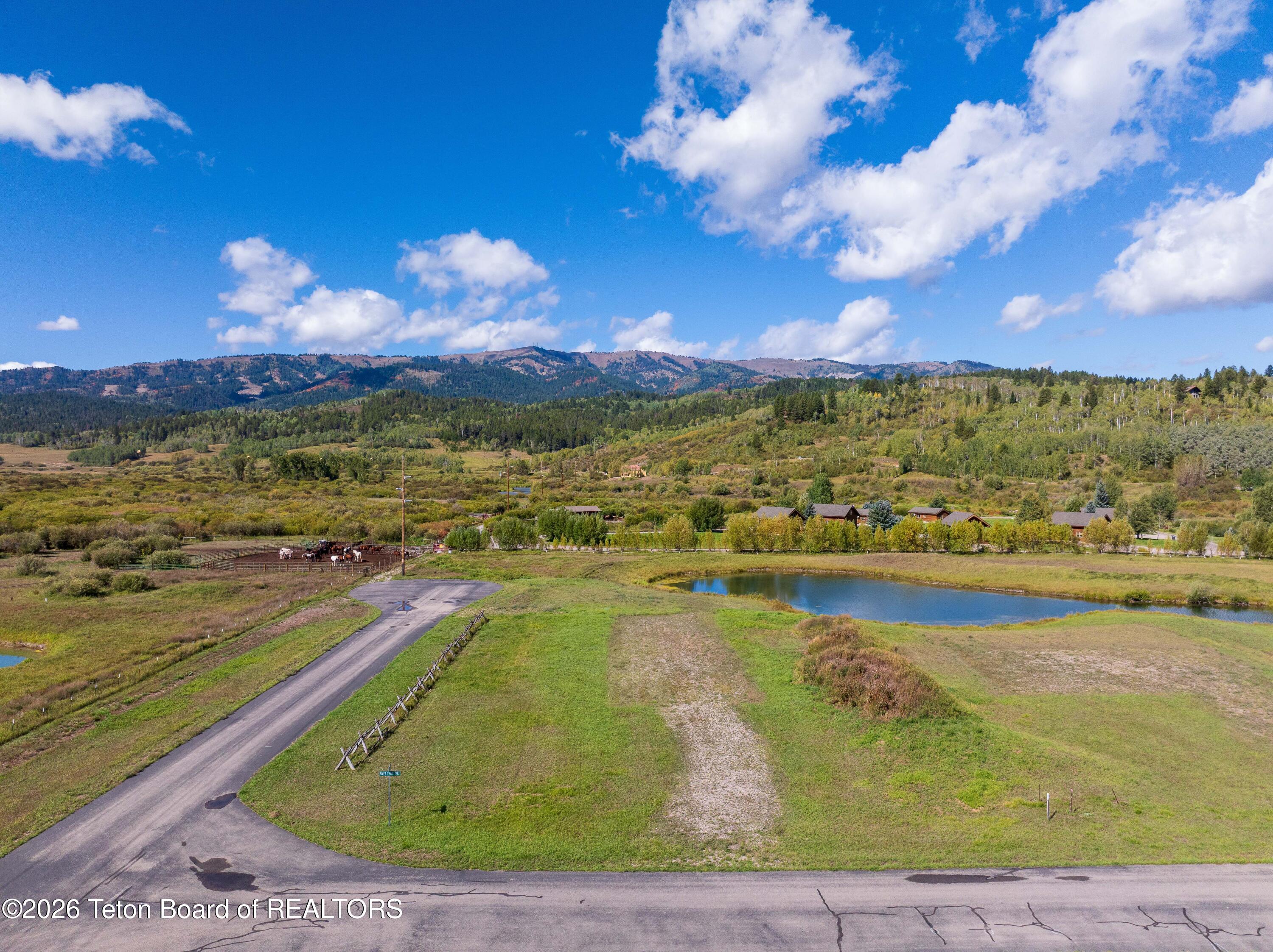 43 RIVER TRAIL Circle
