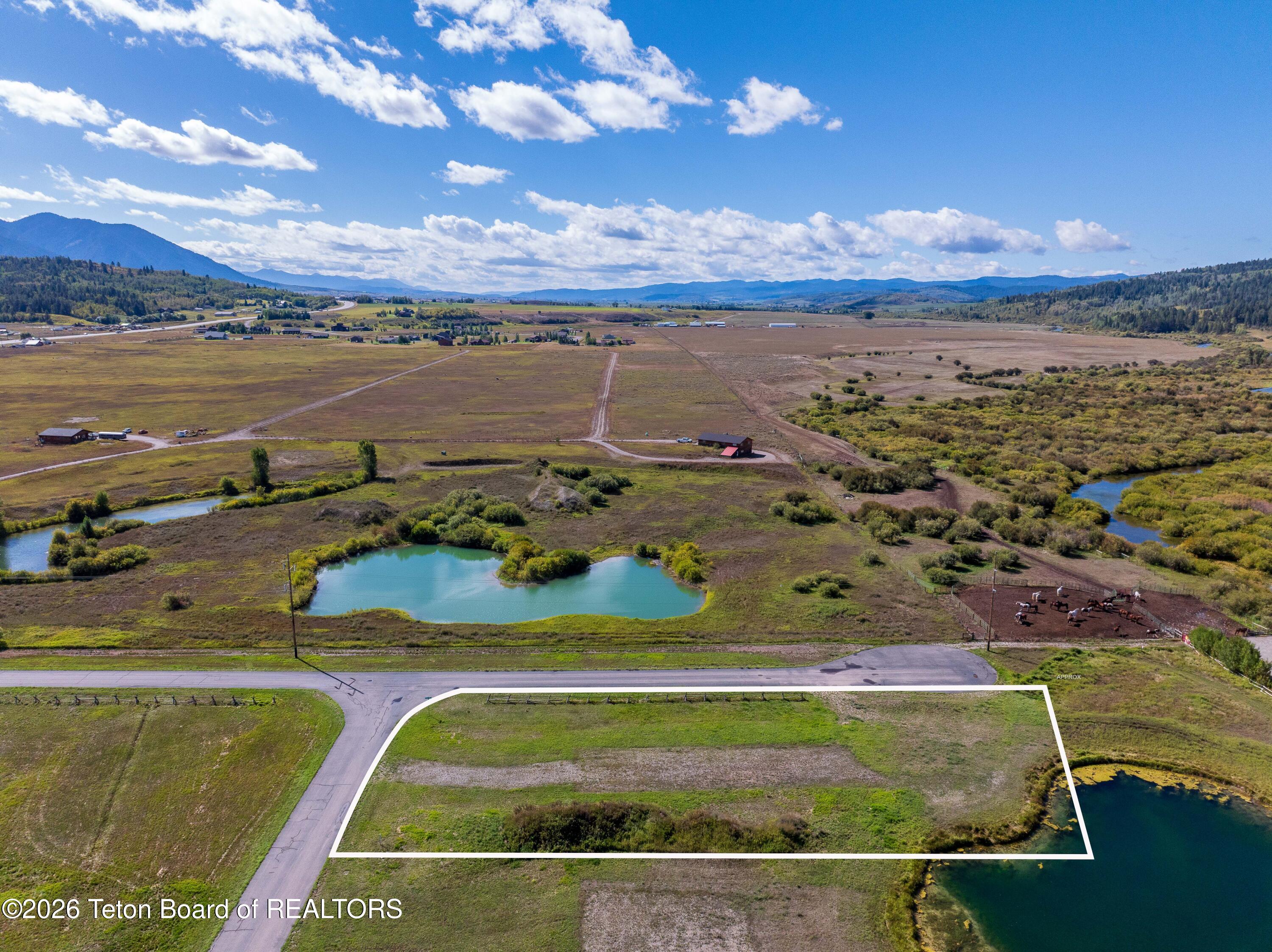 43 RIVER TRAIL Circle